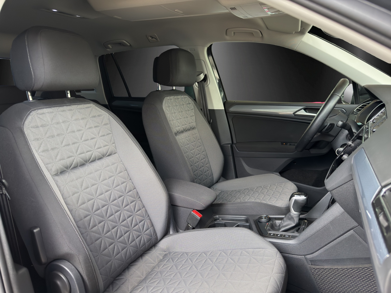 VW Tiguan 2.0TSI Life 4Motion DSG-image-8