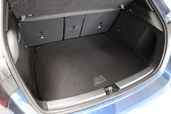 MERCEDES-BENZ A 250 AMG Line 4Matic-image-11