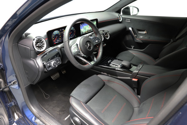 MERCEDES-BENZ A 250 AMG Line 4Matic-image-7