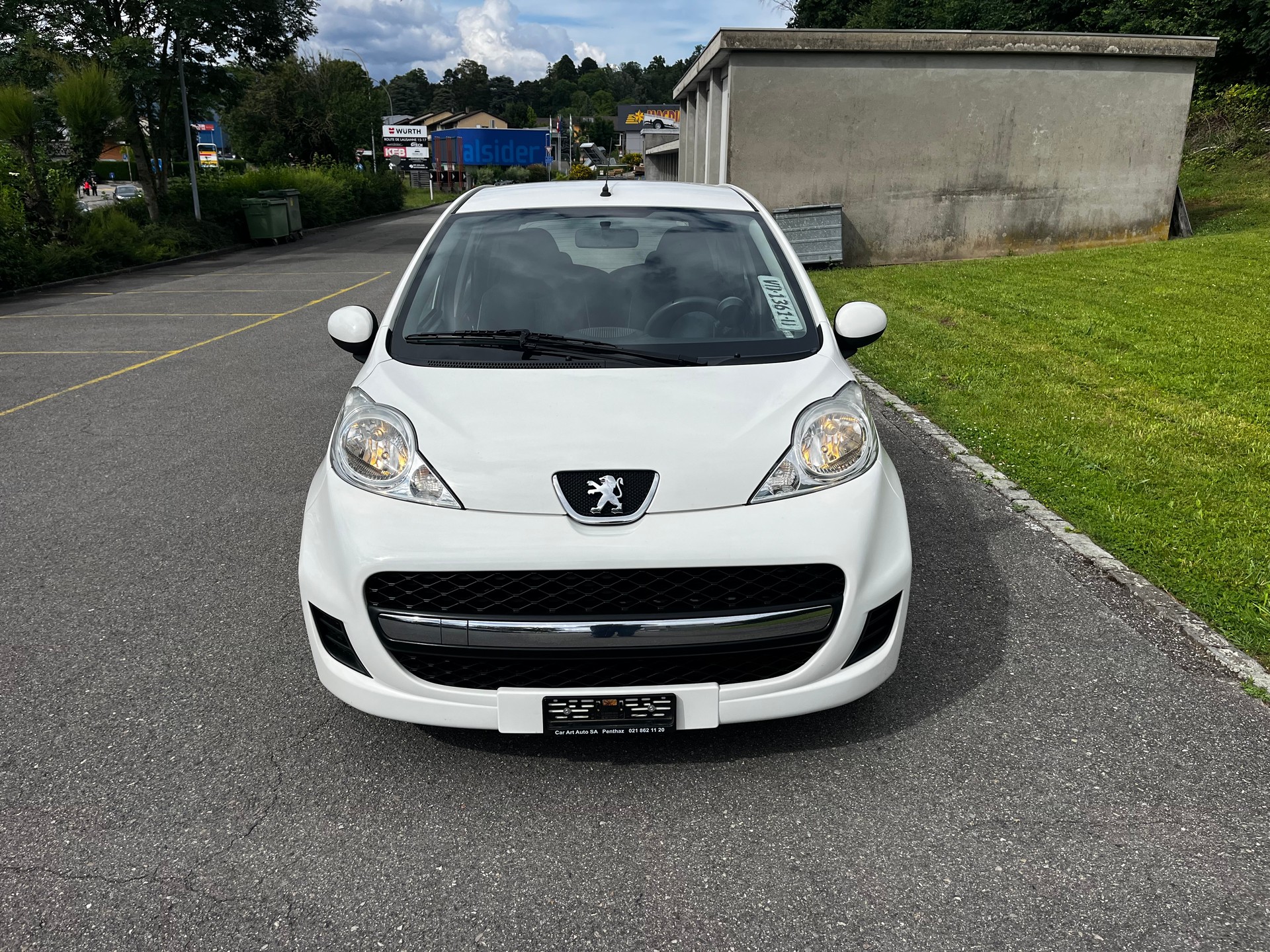 PEUGEOT 107 1.0 Trendy BMP5-image-1