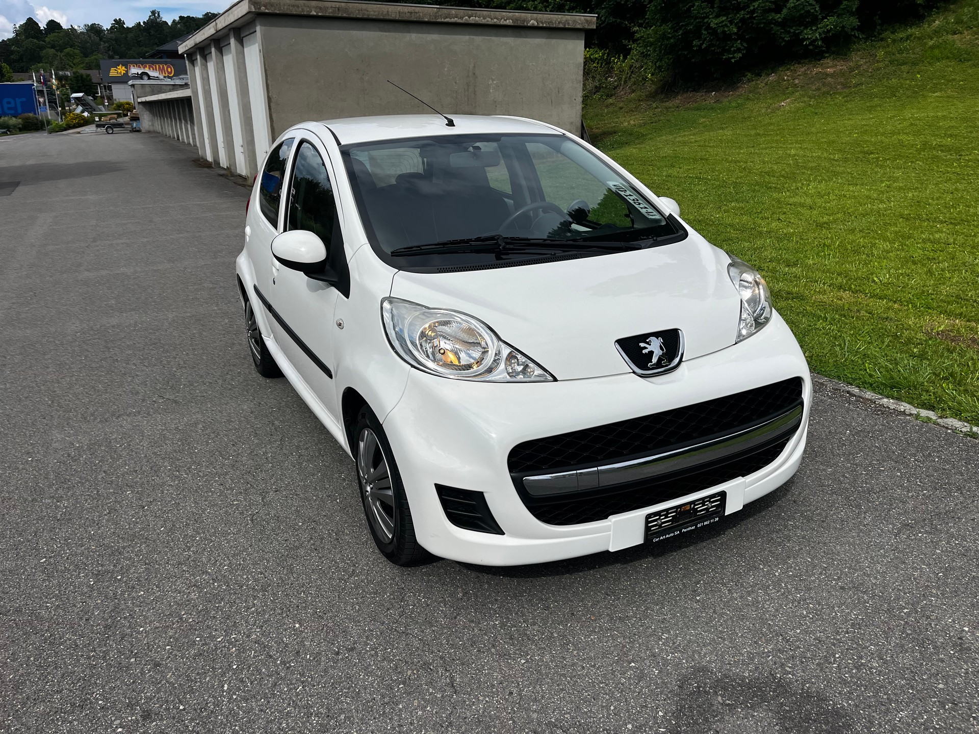 PEUGEOT 107 1.0 Trendy BMP5-image-0