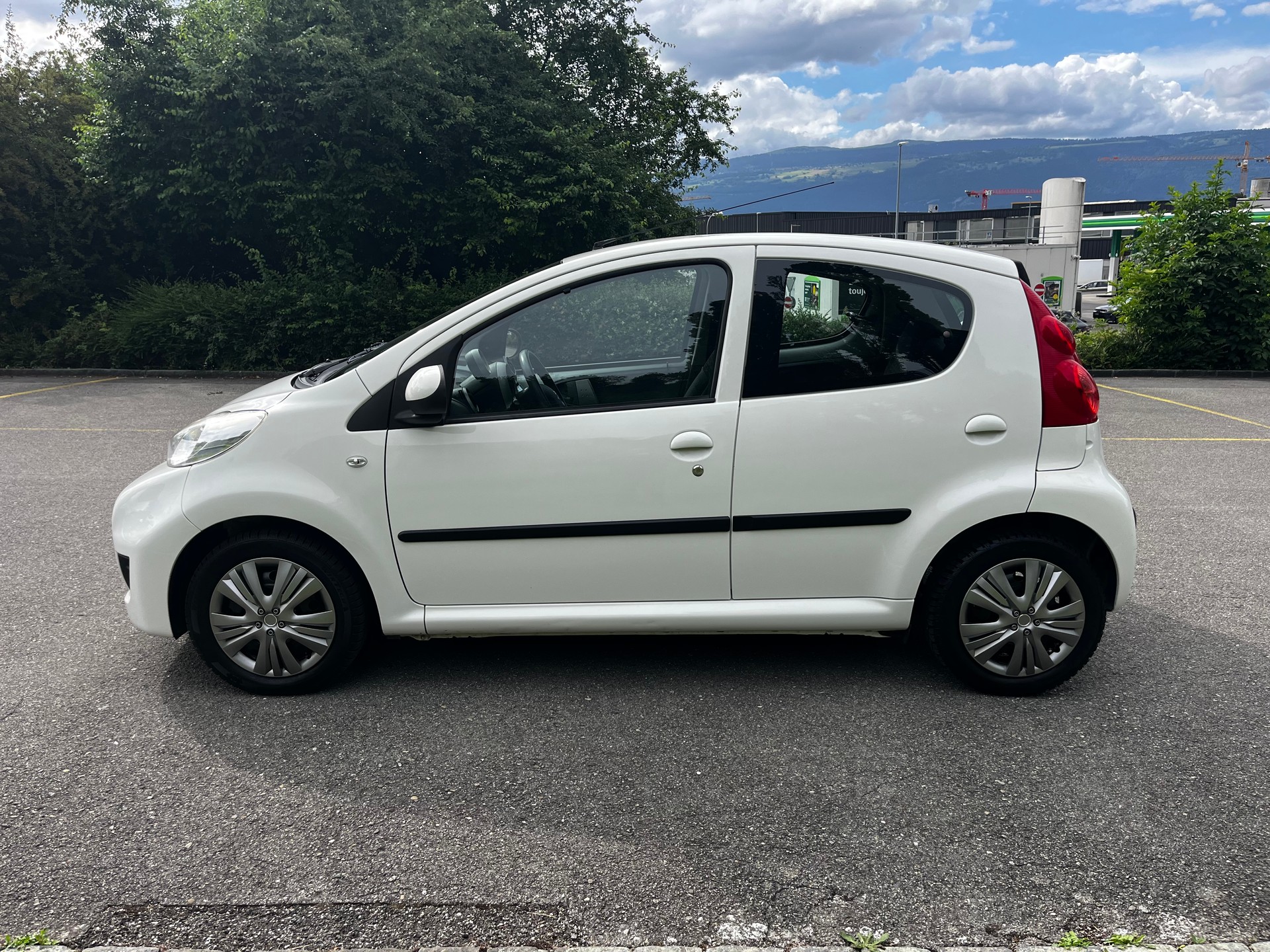 PEUGEOT 107 1.0 Trendy BMP5-image-7