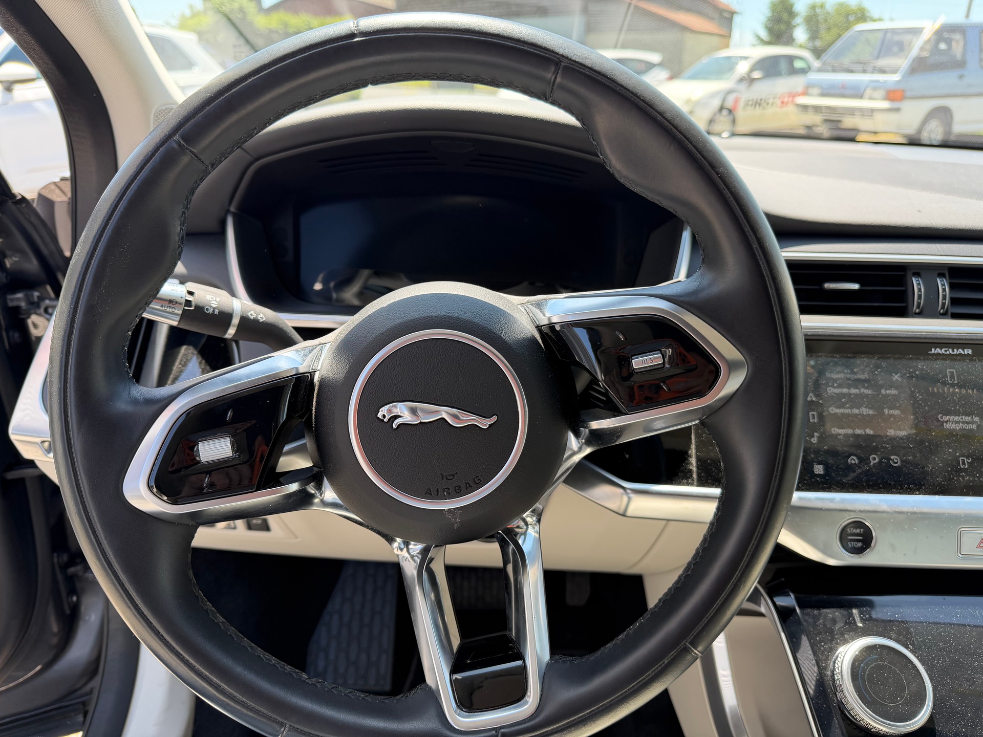 JAGUAR I-Pace EV400 SE AWD-image-10