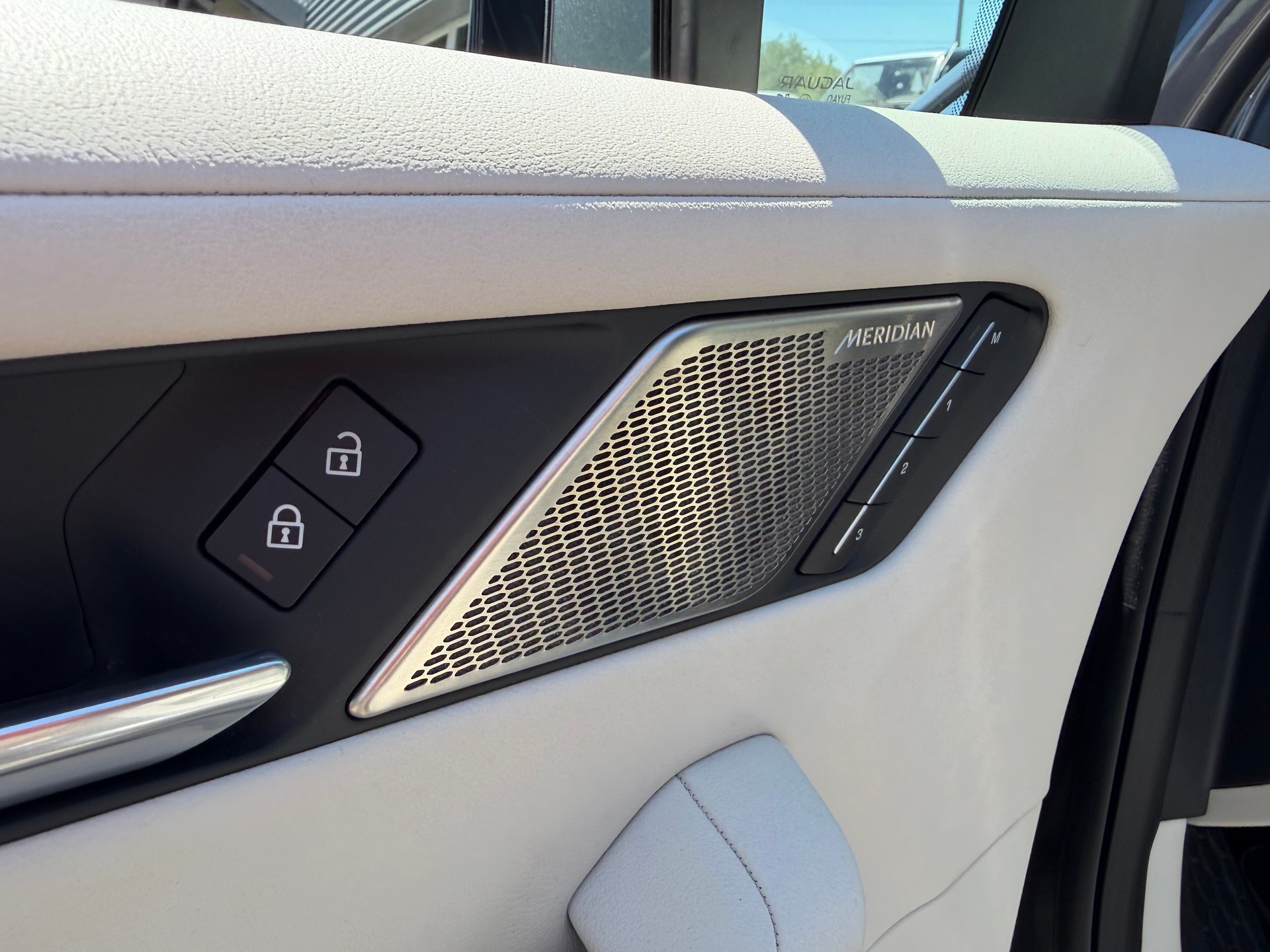JAGUAR I-Pace EV400 SE AWD-image-8