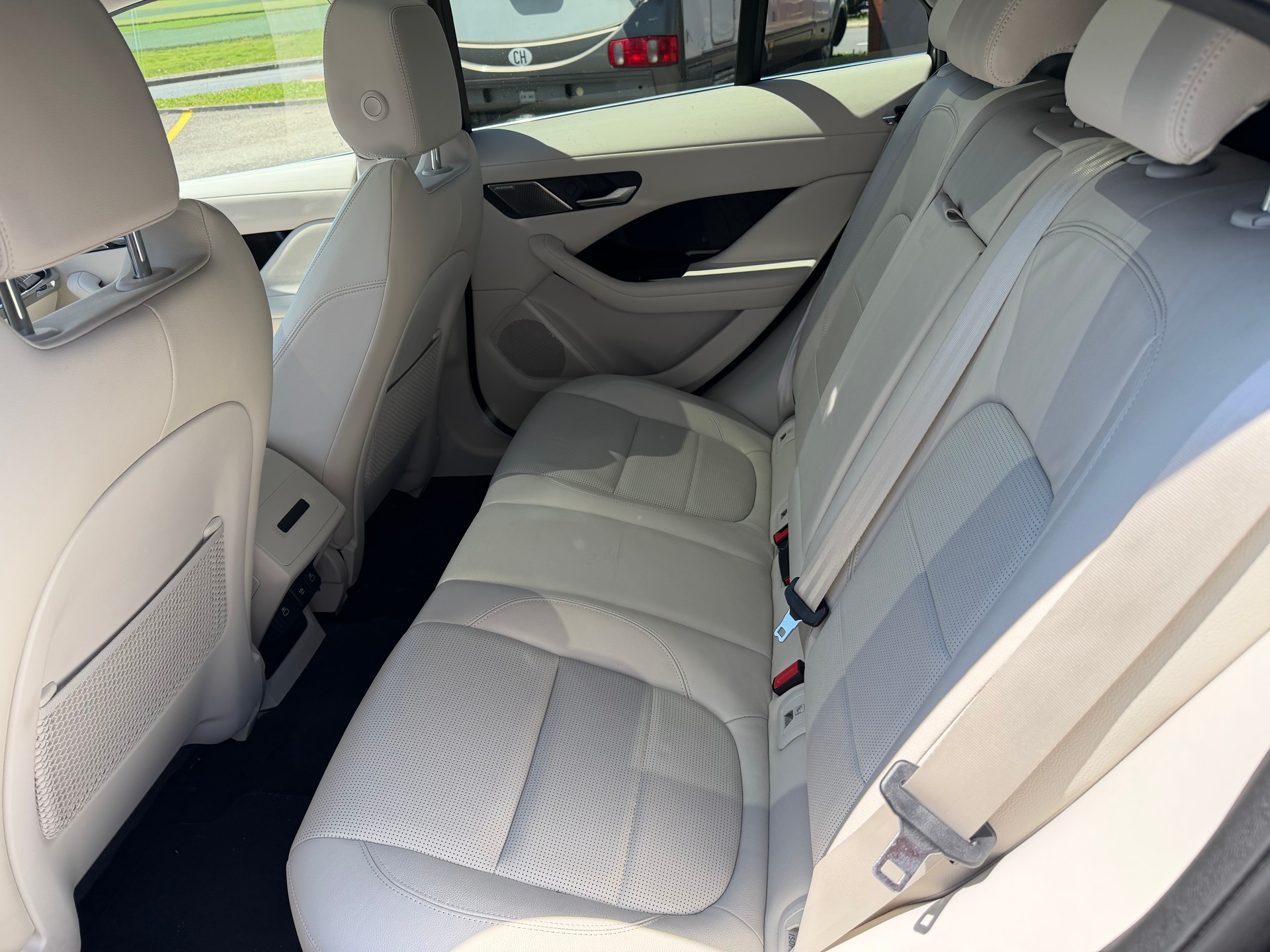 JAGUAR I-Pace EV400 SE AWD-image-5