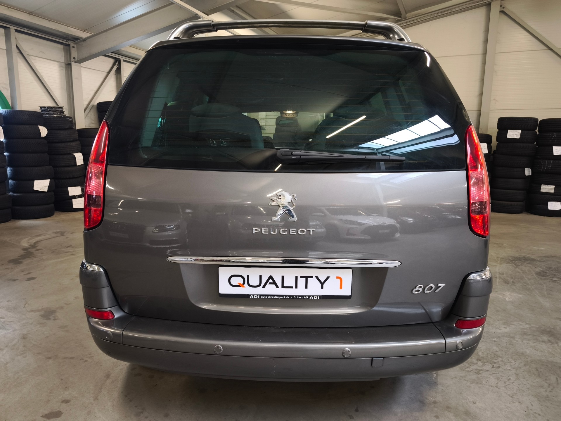 PEUGEOT 807 2.0 16V HDi Allure-image-3