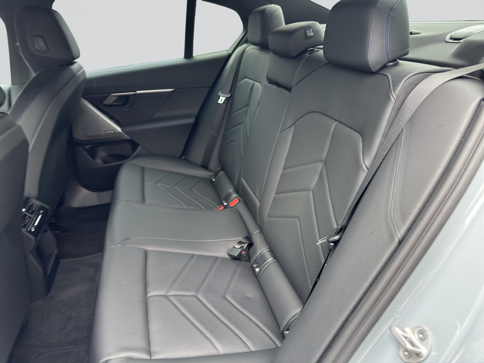 BMW 520i 48V M Sport Steptronic-image-7