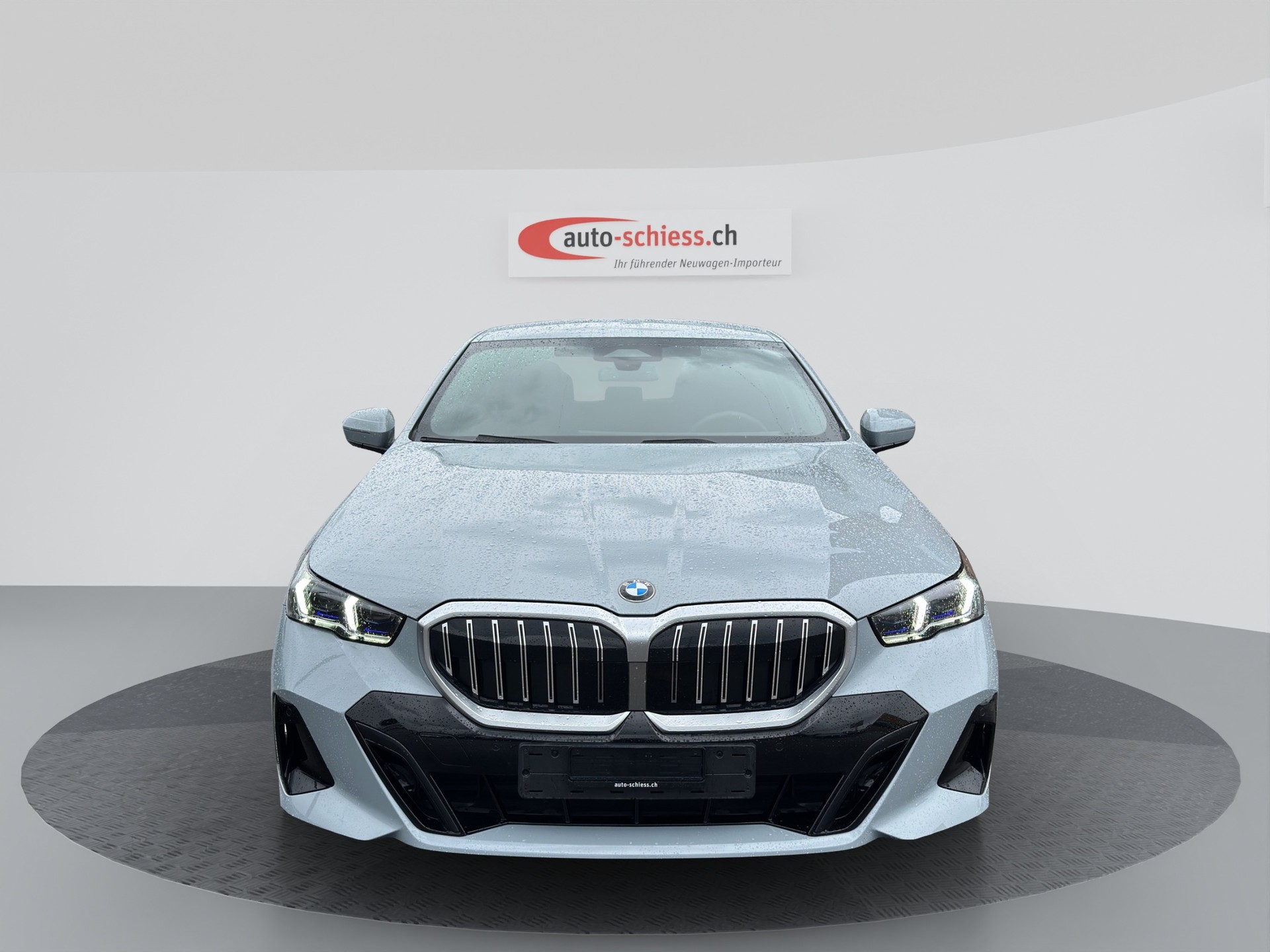 BMW 520i 48V M Sport Steptronic-image-1