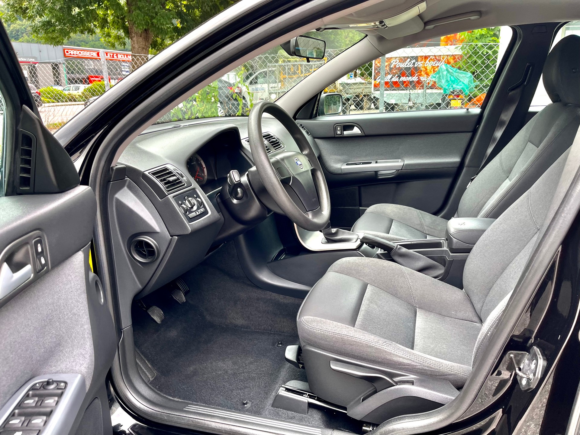 VOLVO V50 1.6-image-16