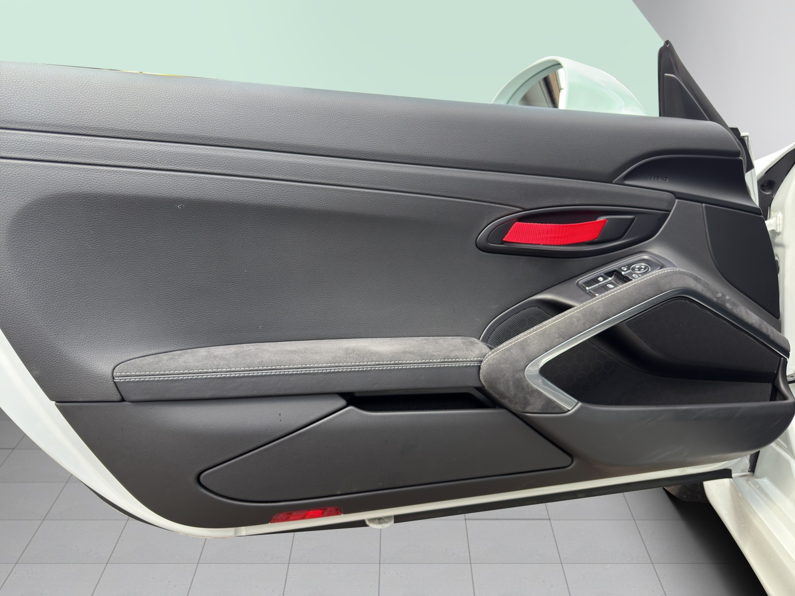Image PORSCHE 718-BOXSTER-CAYMAN Cayman GT4