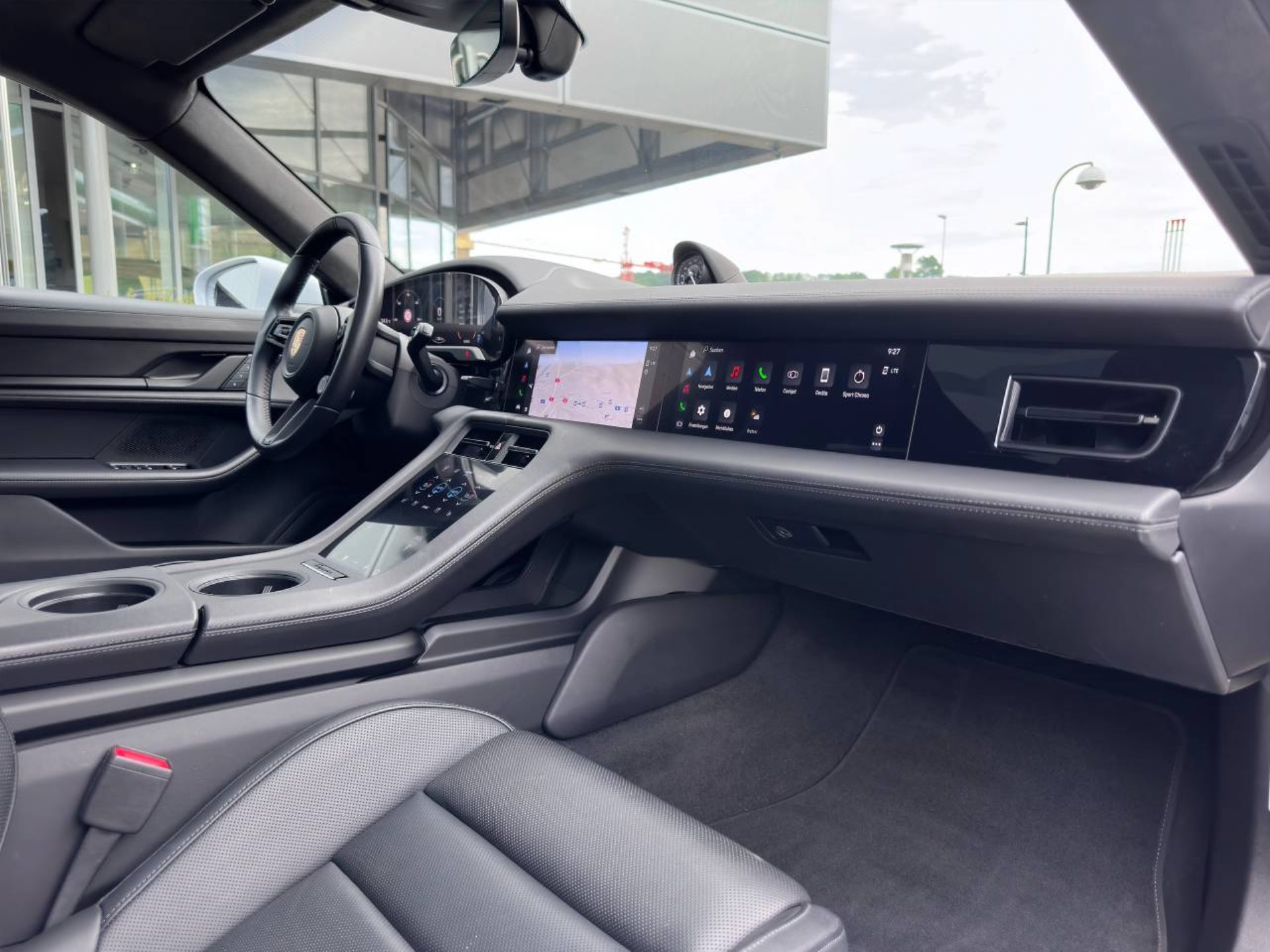 PORSCHE Taycan Turbo Sport Turismo-image-17