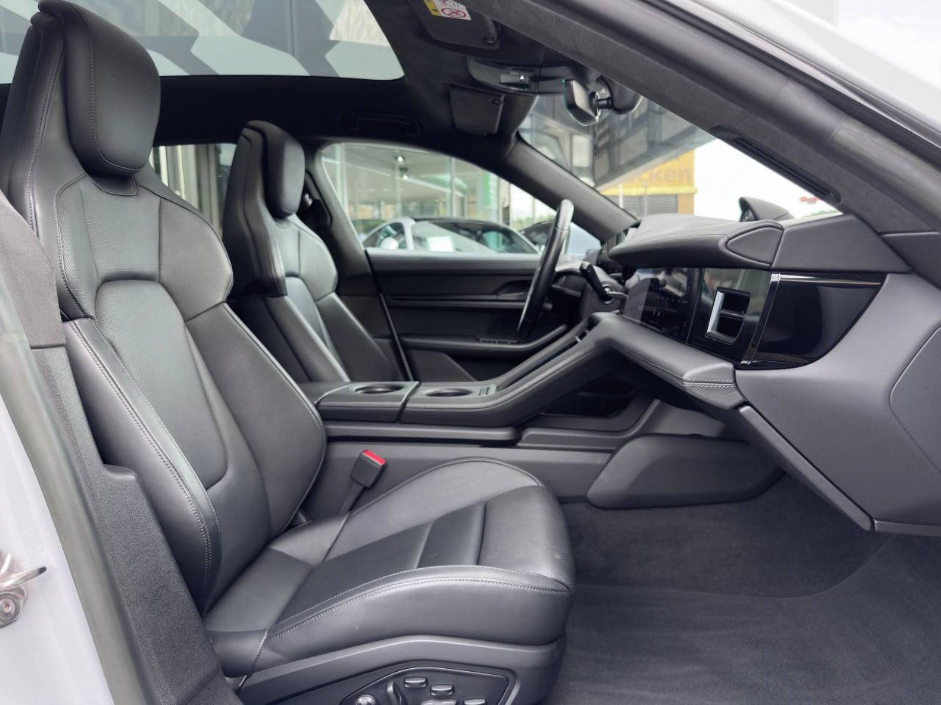 PORSCHE Taycan Turbo Sport Turismo-image-18