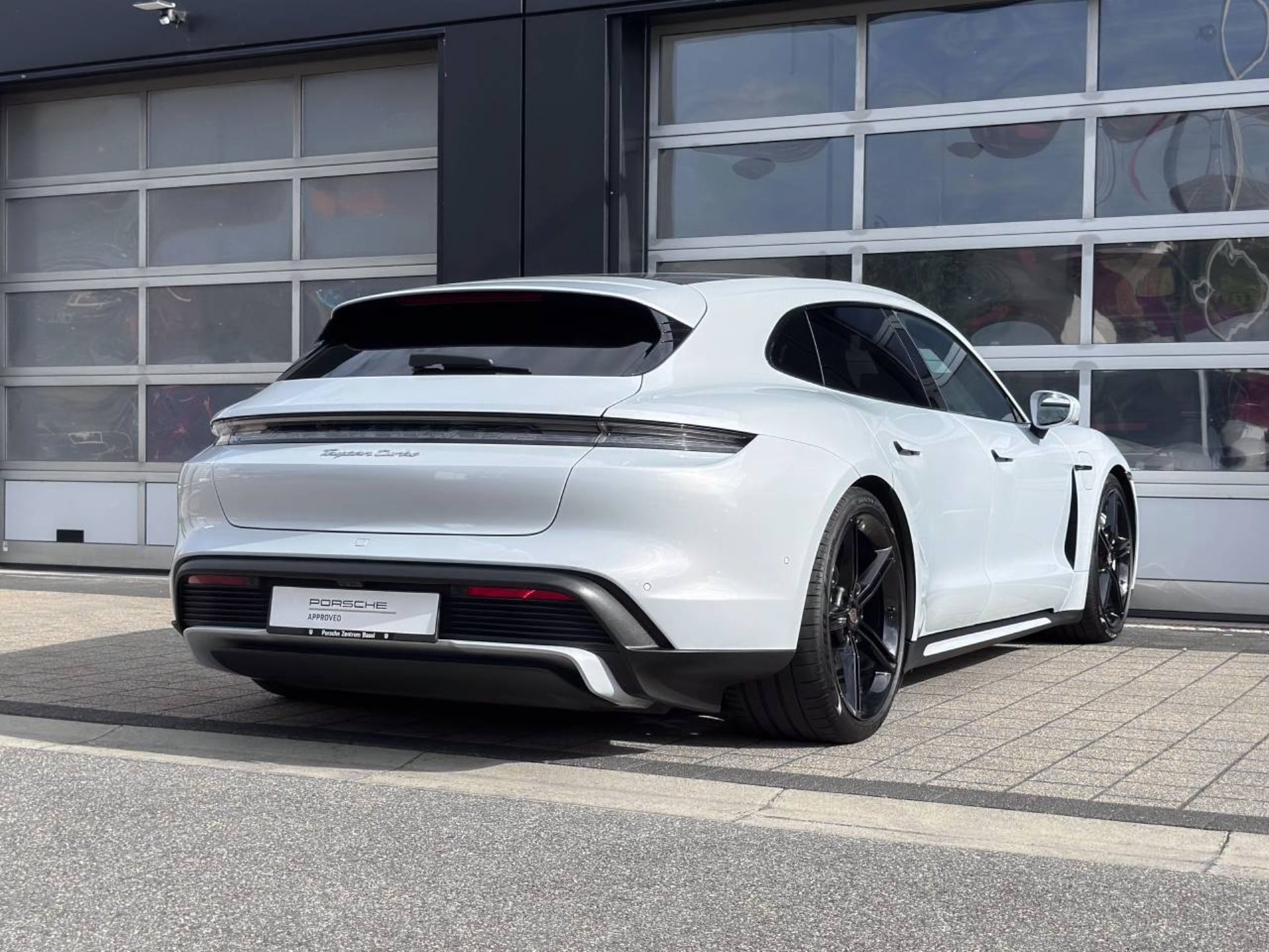 PORSCHE Taycan Turbo Sport Turismo-image-10