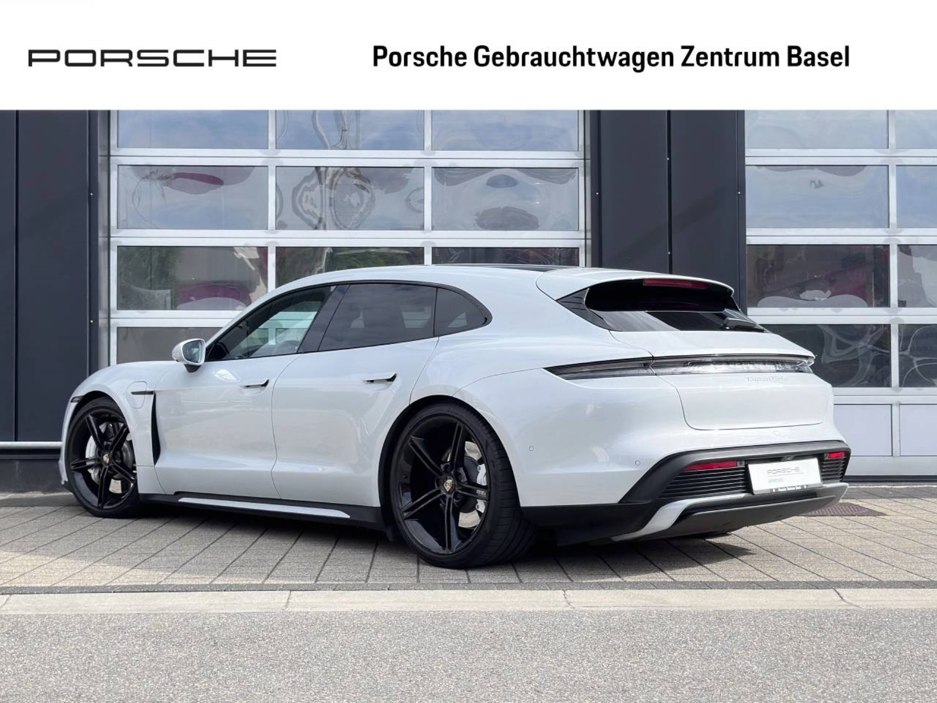 PORSCHE Taycan Turbo Sport Turismo-showroom-element-2