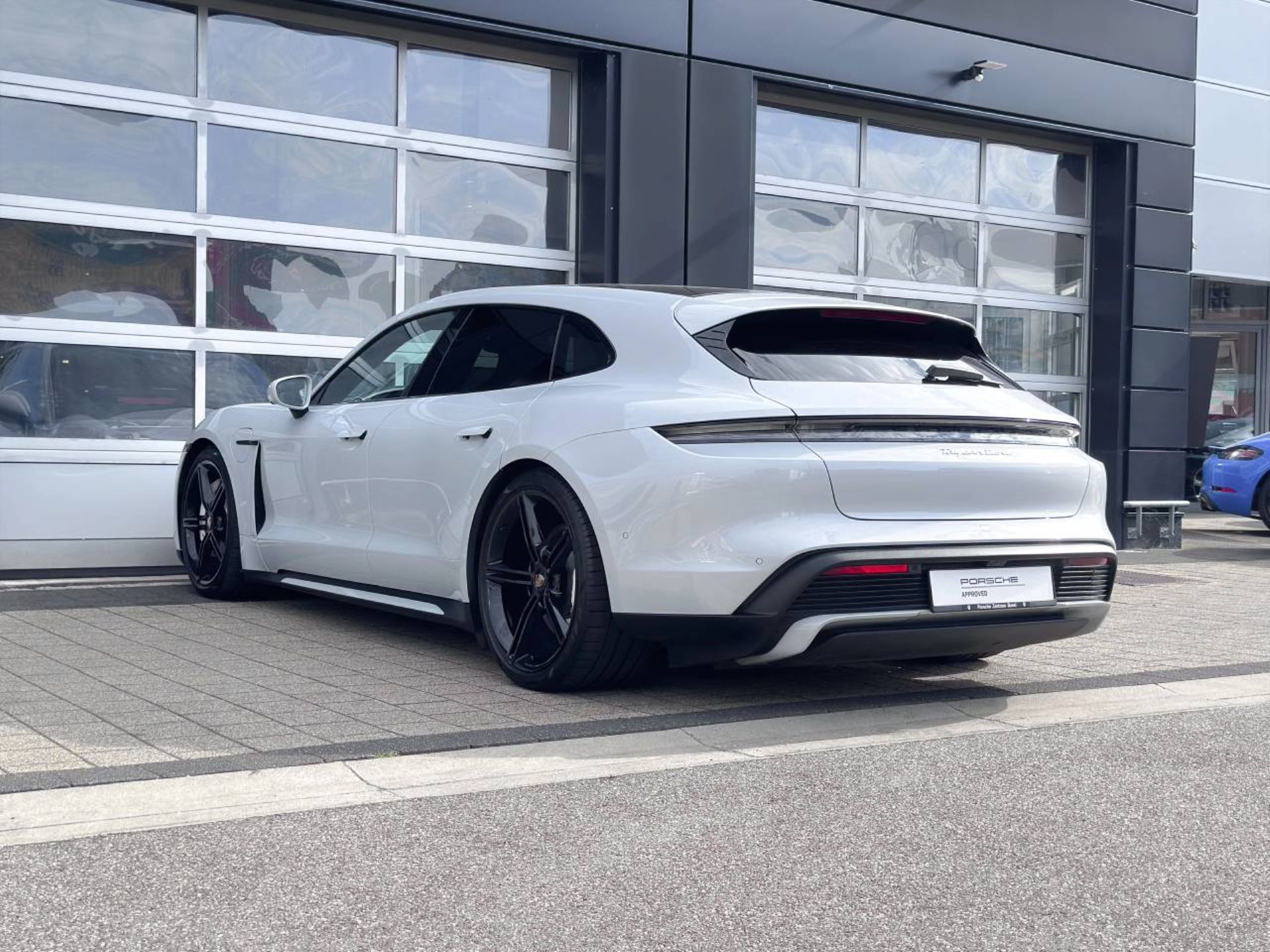 PORSCHE Taycan Turbo Sport Turismo-image-11