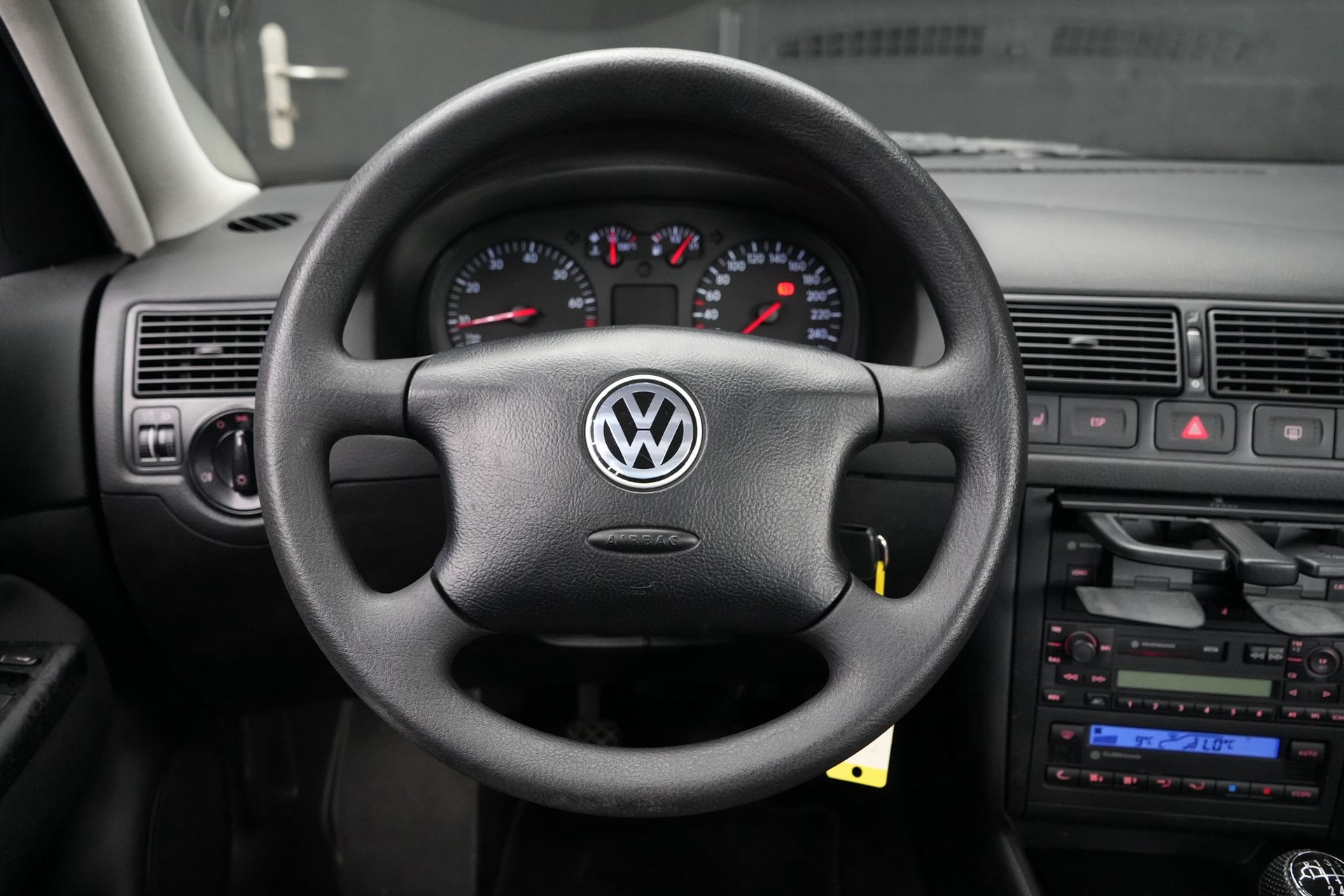 VW Golf 1.6 16V-image-10