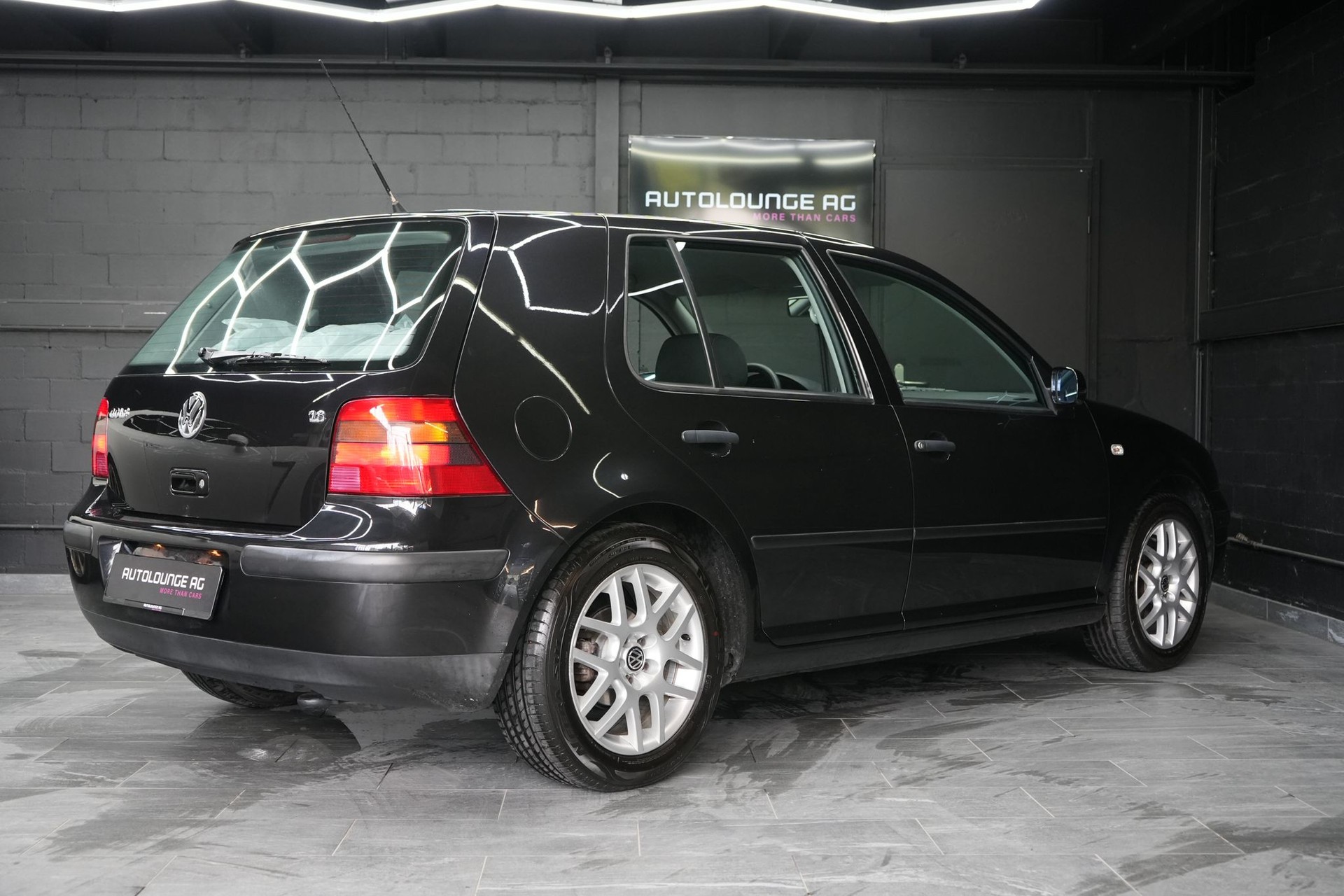 VW Golf 1.6 16V-image-1
