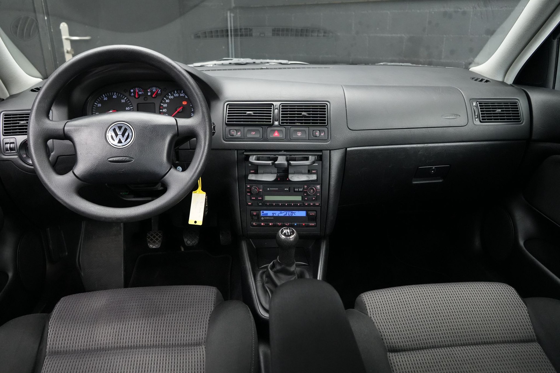 VW Golf 1.6 16V-image-9
