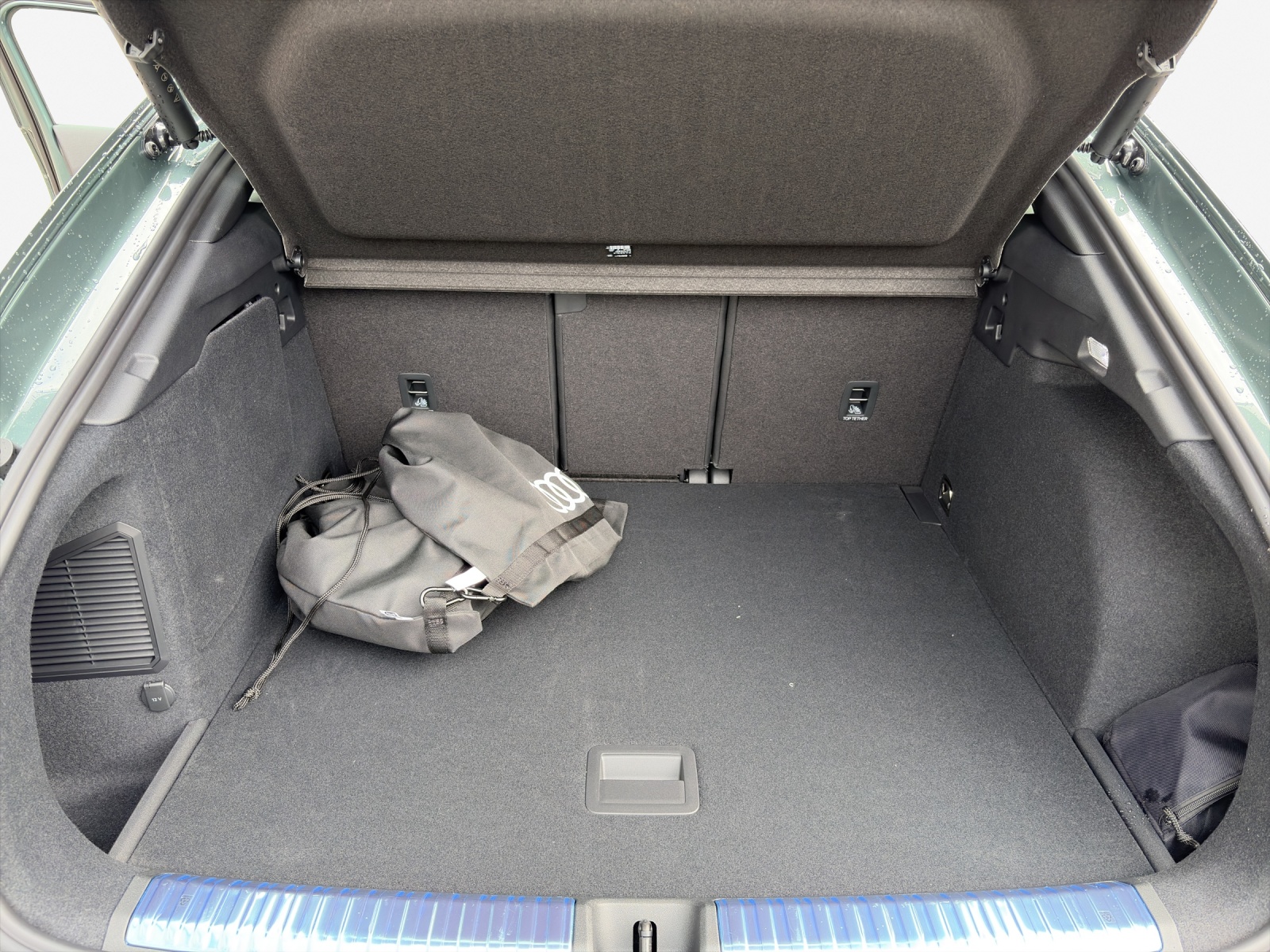 AUDI Q3 Sportback e-hybrid 200 kW S tronig-image-12