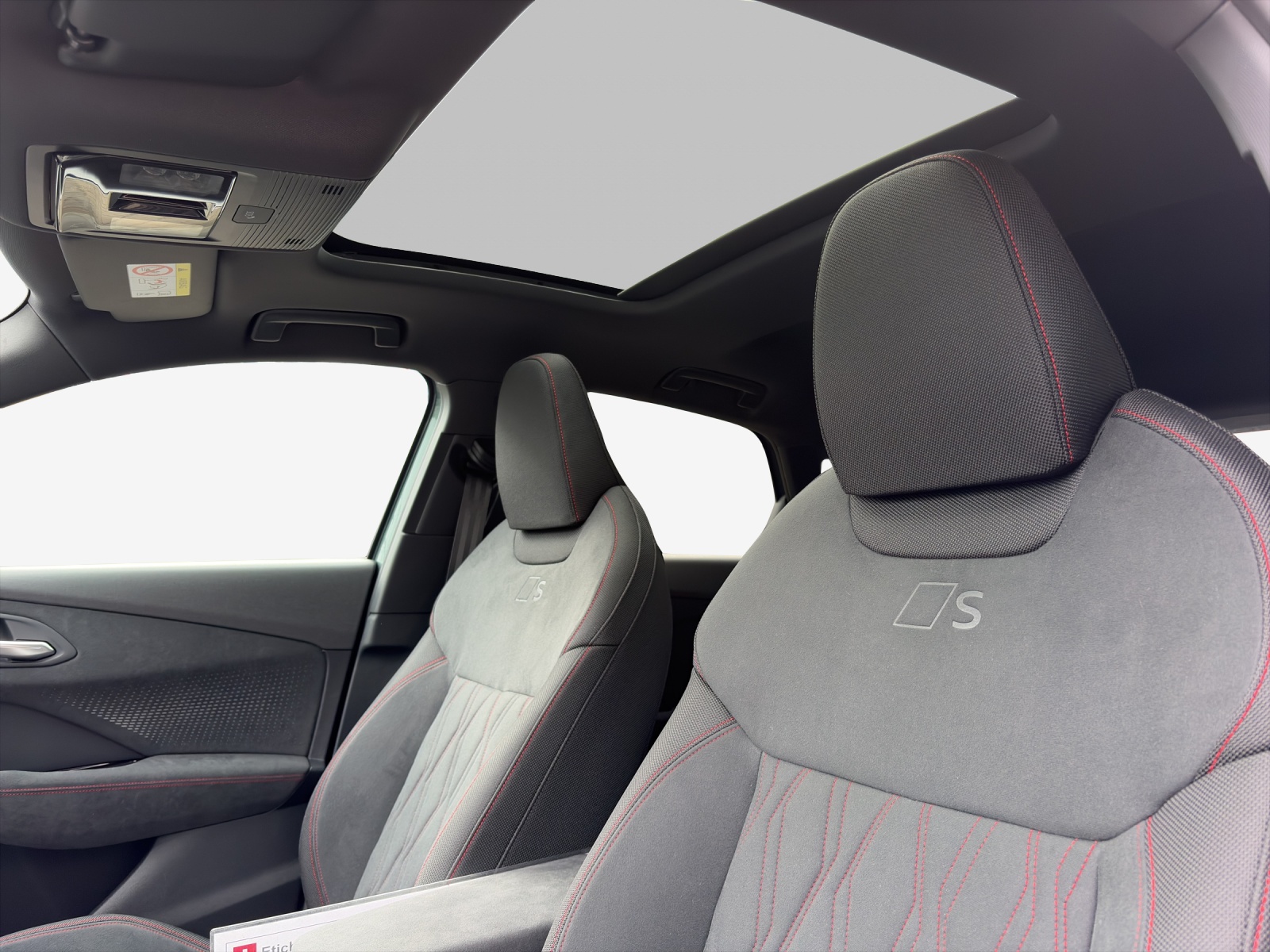 AUDI Q3 Sportback e-hybrid 200 kW S tronig-image-13