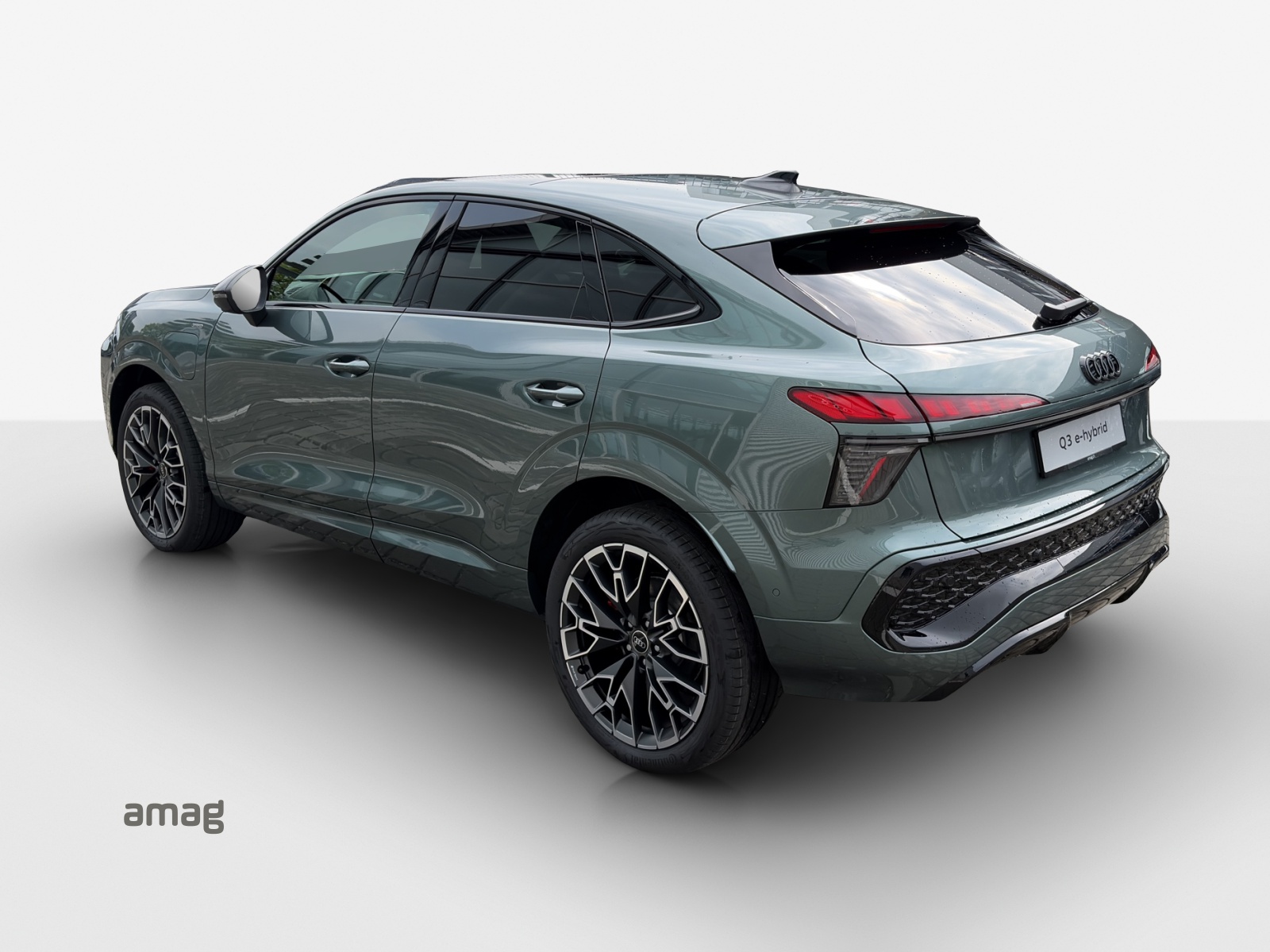 AUDI Q3 Sportback e-hybrid 200 kW S tronig-image-2