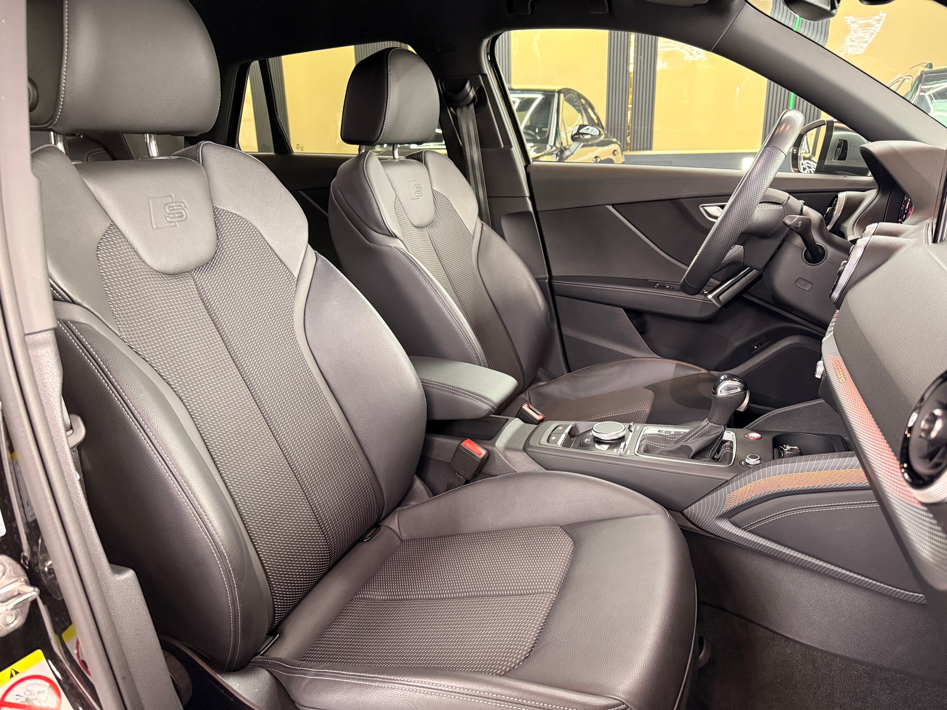 AUDI SQ2 TFSI quattro S-tronic-image-9