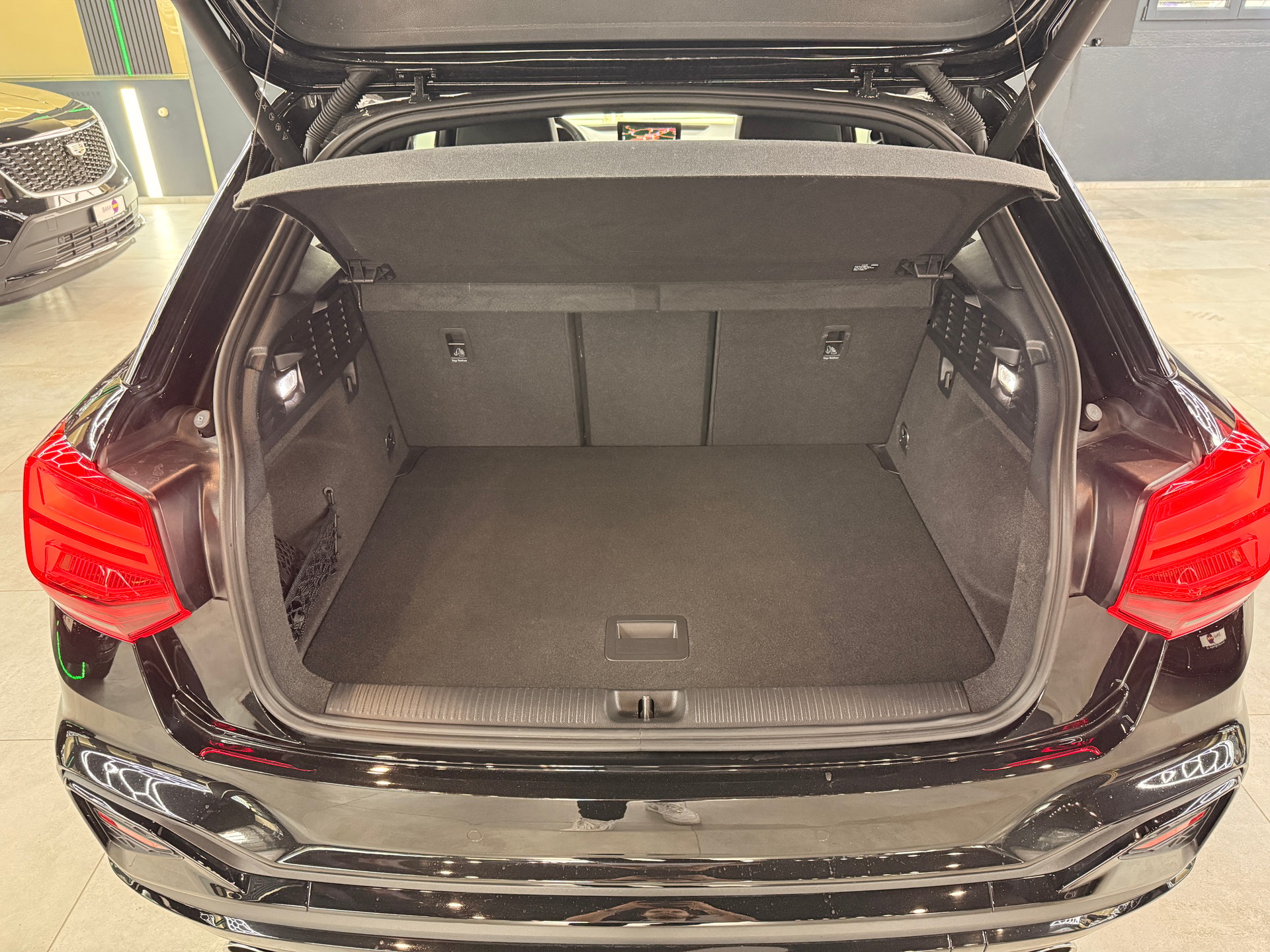 AUDI SQ2 TFSI quattro S-tronic-image-13