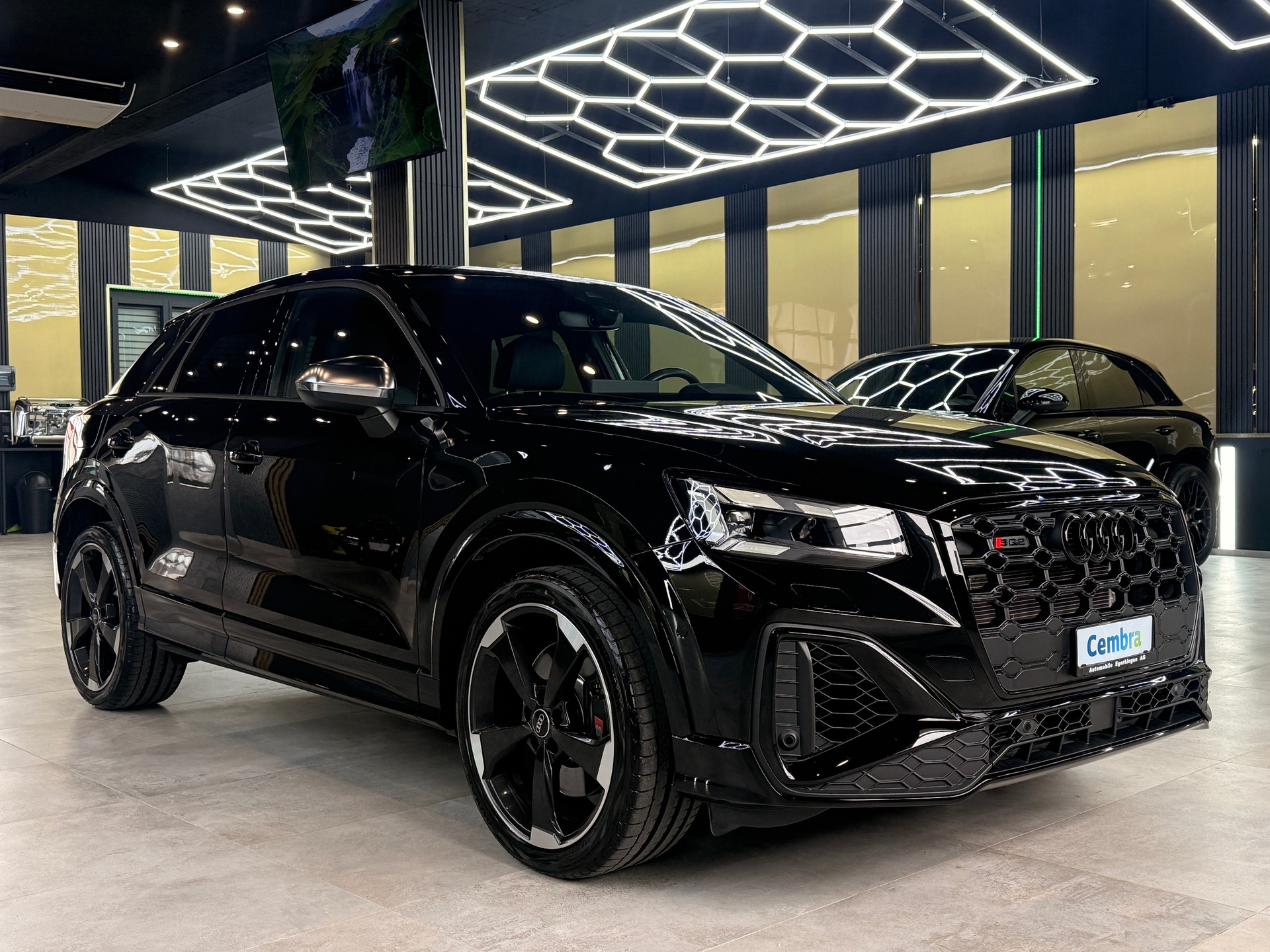 AUDI SQ2 TFSI quattro S-tronic-image-2