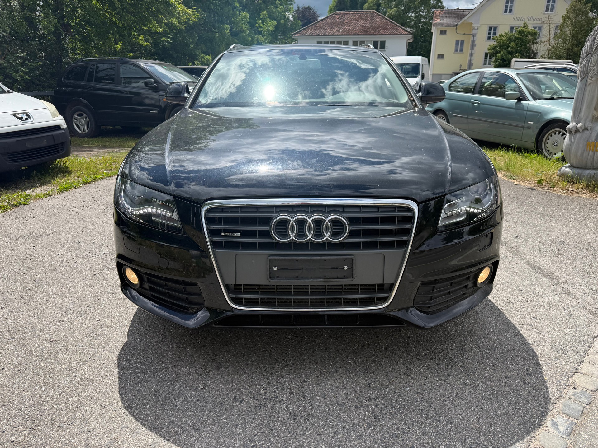 AUDI A4 Avant 1.8 TFSI quattro-image-1