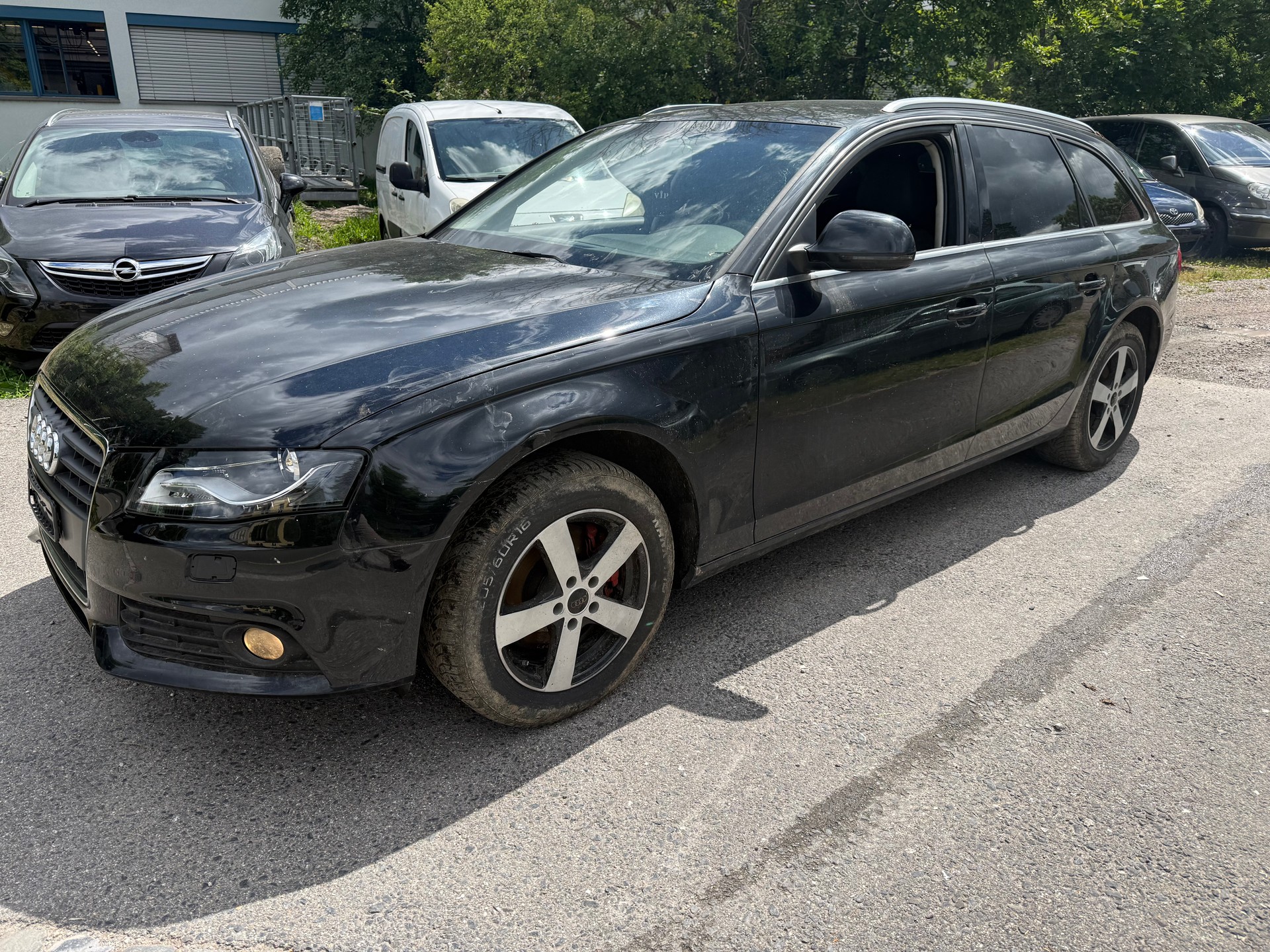 AUDI A4 Avant 1.8 TFSI quattro-image-2