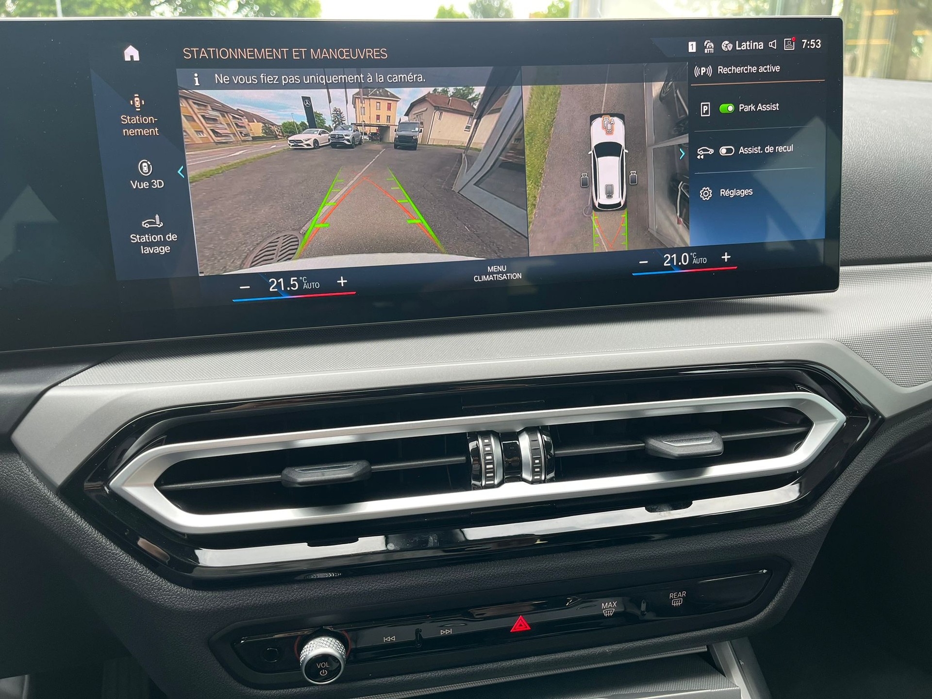 BMW 320d xDrive 48V Touring Steptronic-image-14