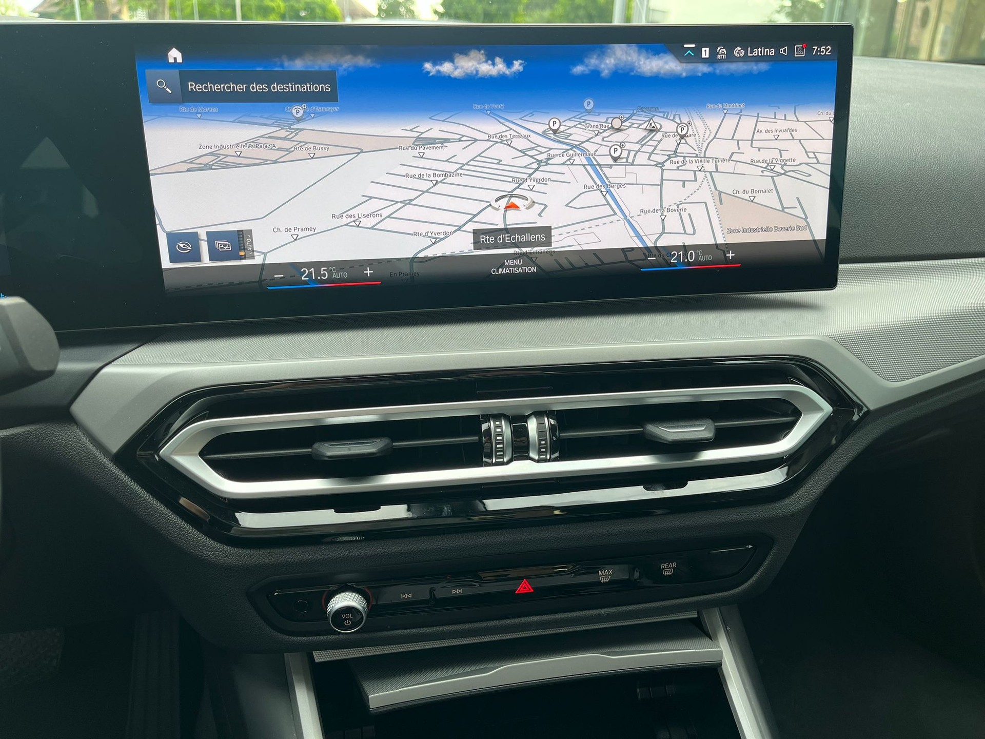 BMW 320d xDrive 48V Touring Steptronic-image-21