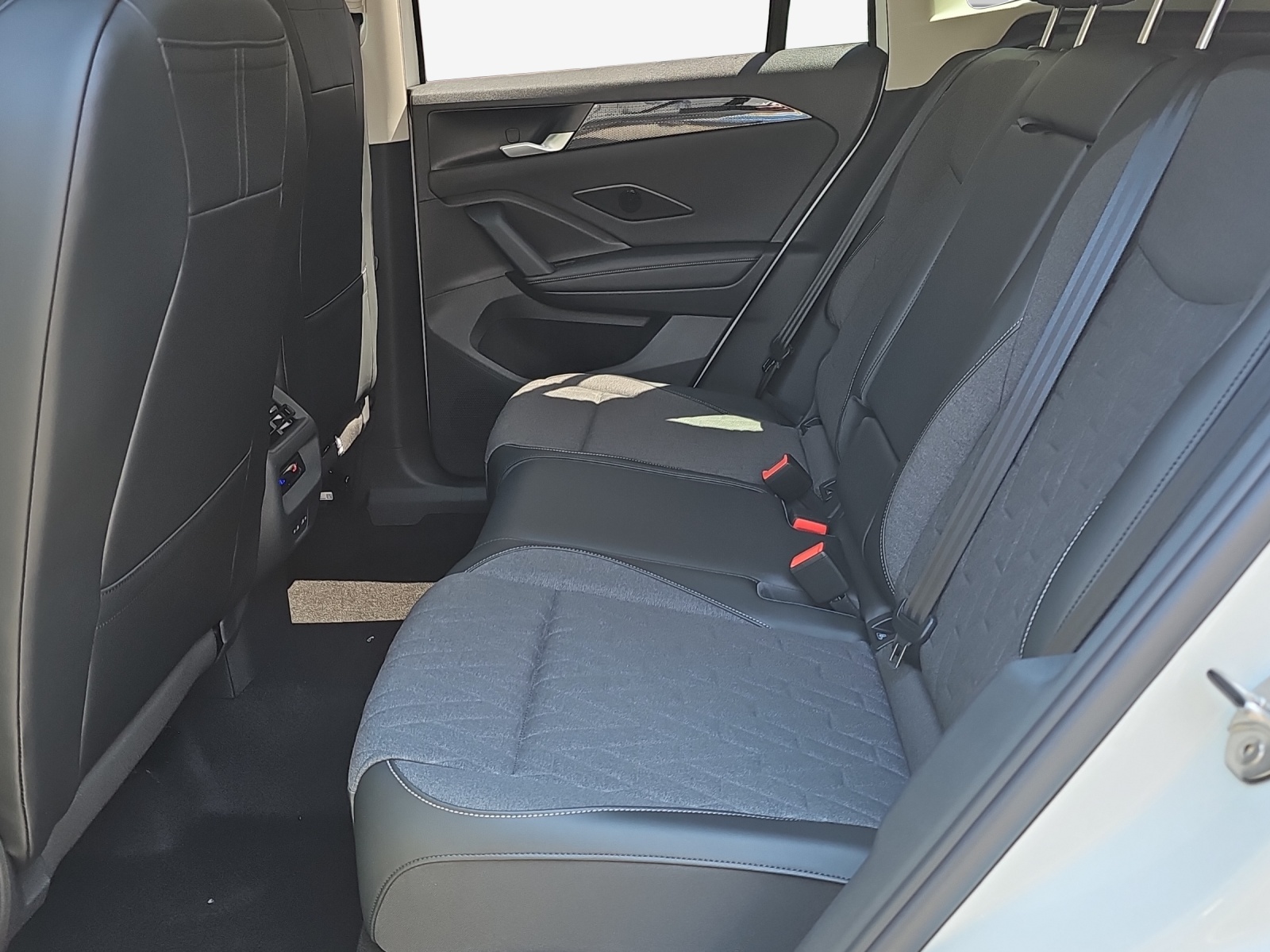 VW Tiguan 2.0 TSI DSG United 4Motion-image-11