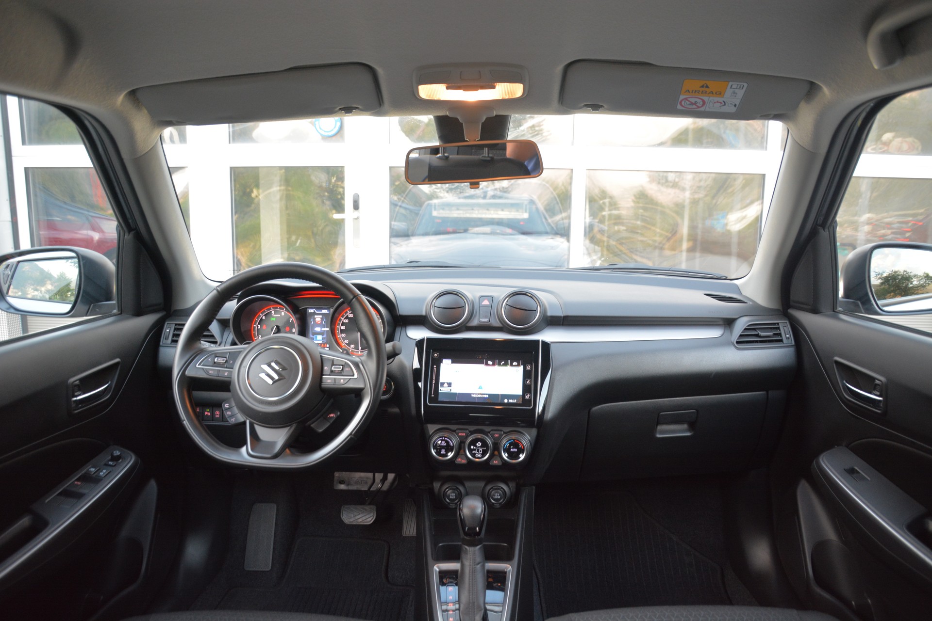 SUZUKI Swift 1.2 Compact Top Hybrid CVT-image-4