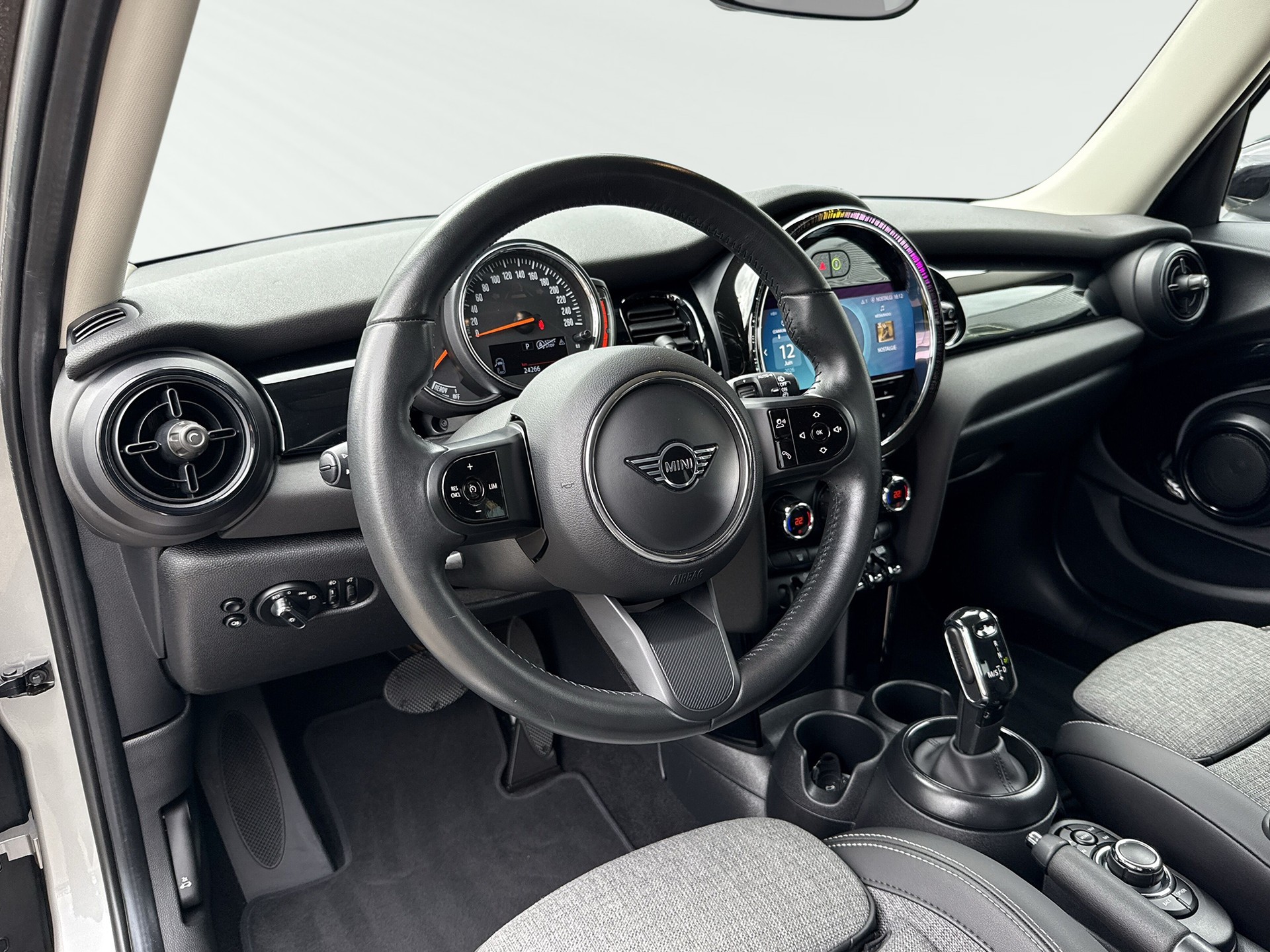 MINI Cooper Steptronic DKG-image-3