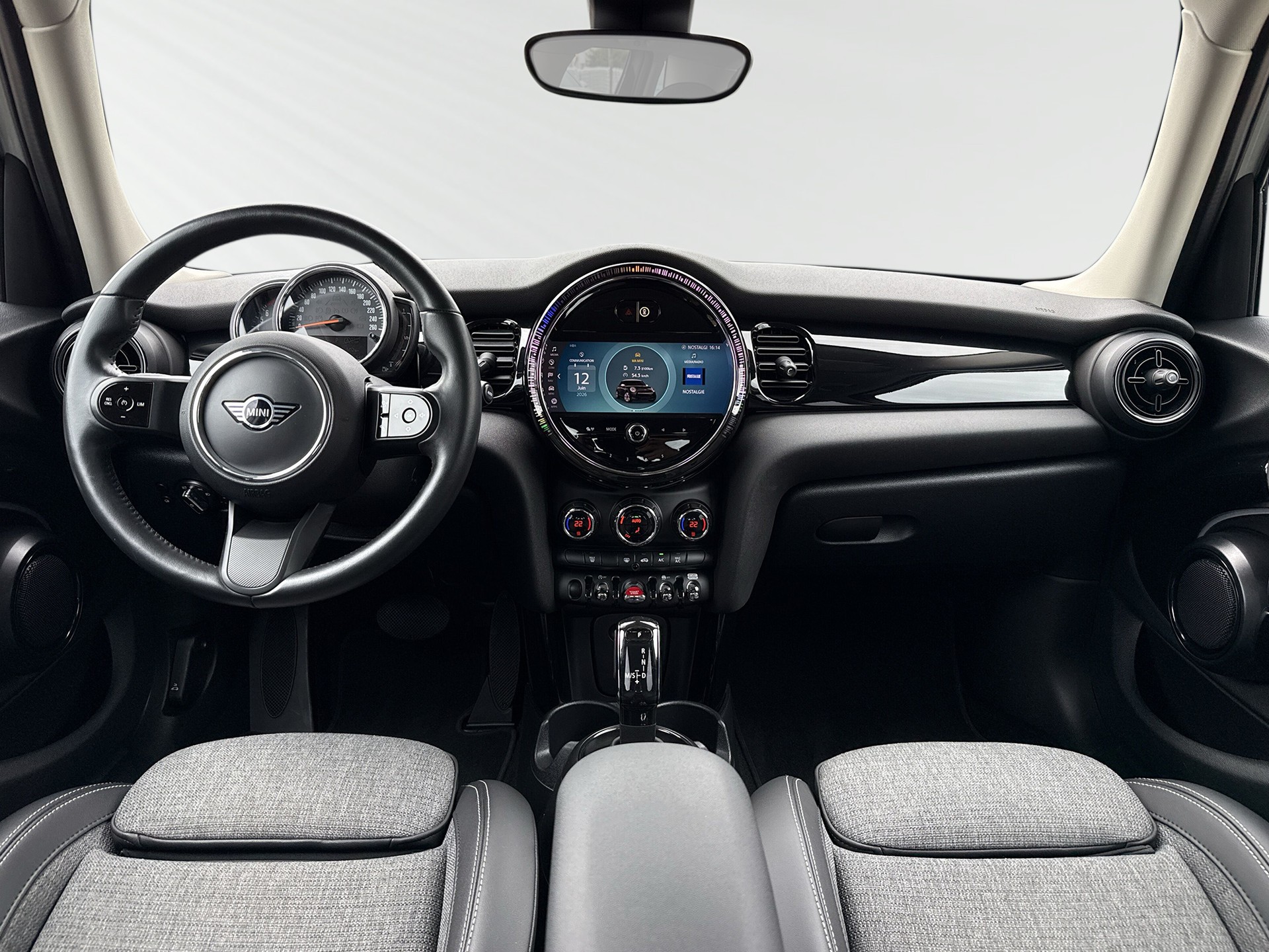 MINI Cooper Steptronic DKG-image-5