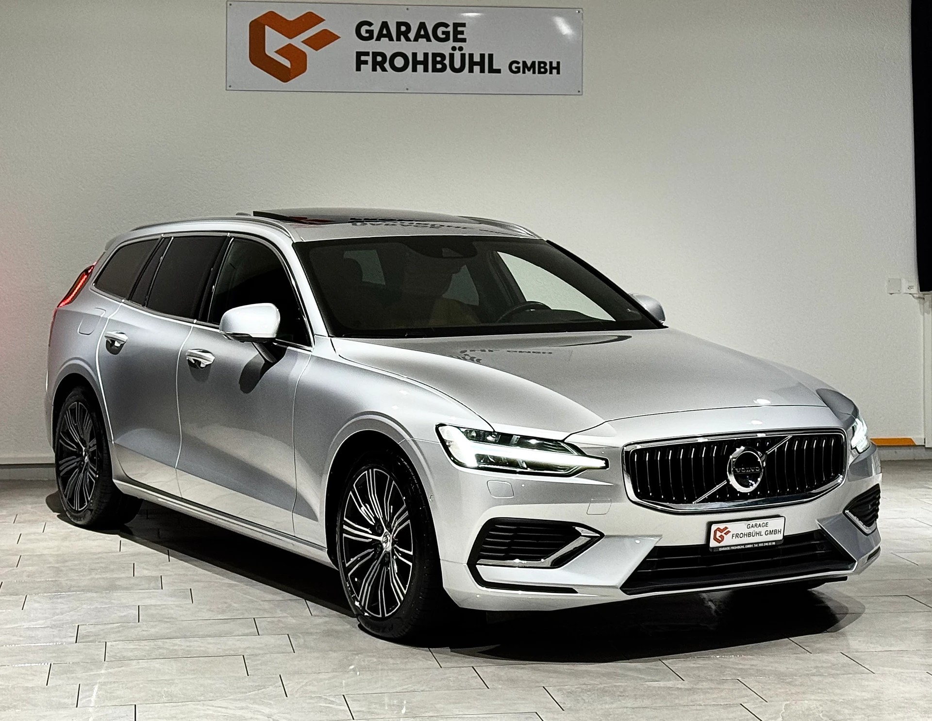 VOLVO VOLVO V60 T8 eAWD Twin Engine R-Design Geartronic l CH l 1.Hand l-image-2