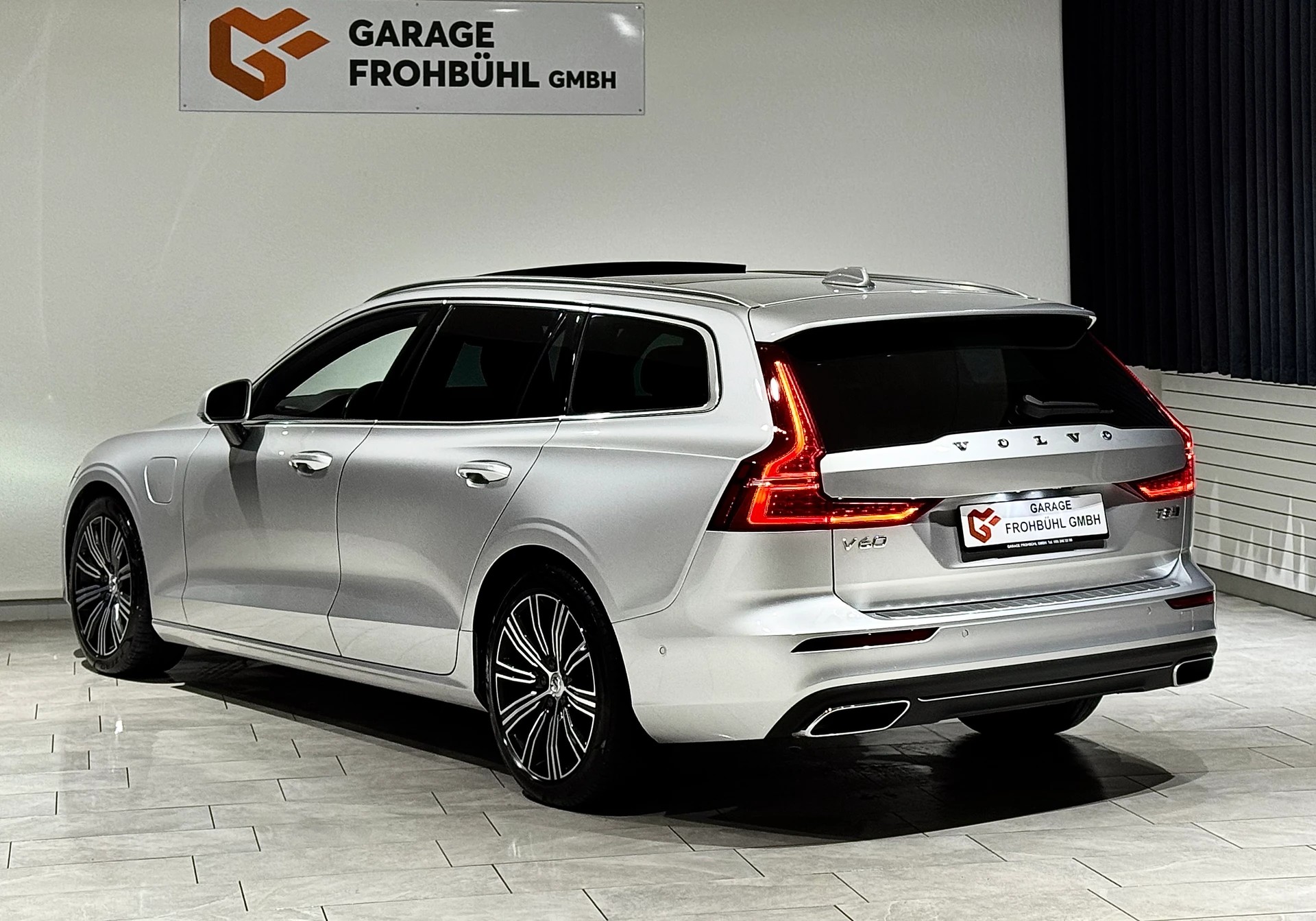 VOLVO VOLVO V60 T8 eAWD Twin Engine R-Design Geartronic l CH l 1.Hand l-image-4