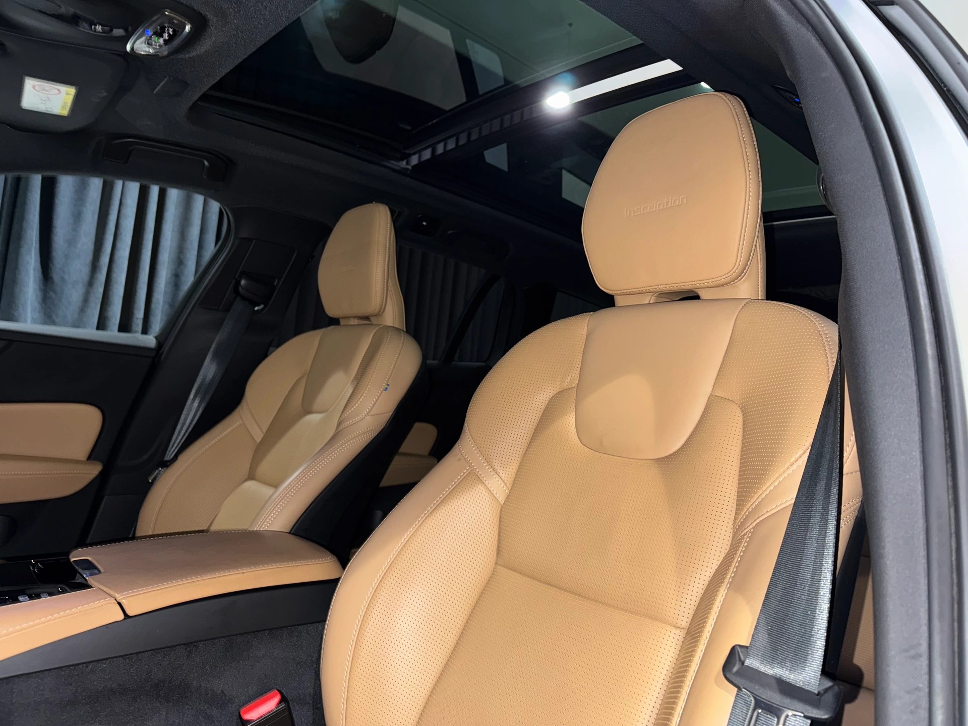 VOLVO VOLVO V60 T8 eAWD Twin Engine R-Design Geartronic l CH l 1.Hand l-image-11
