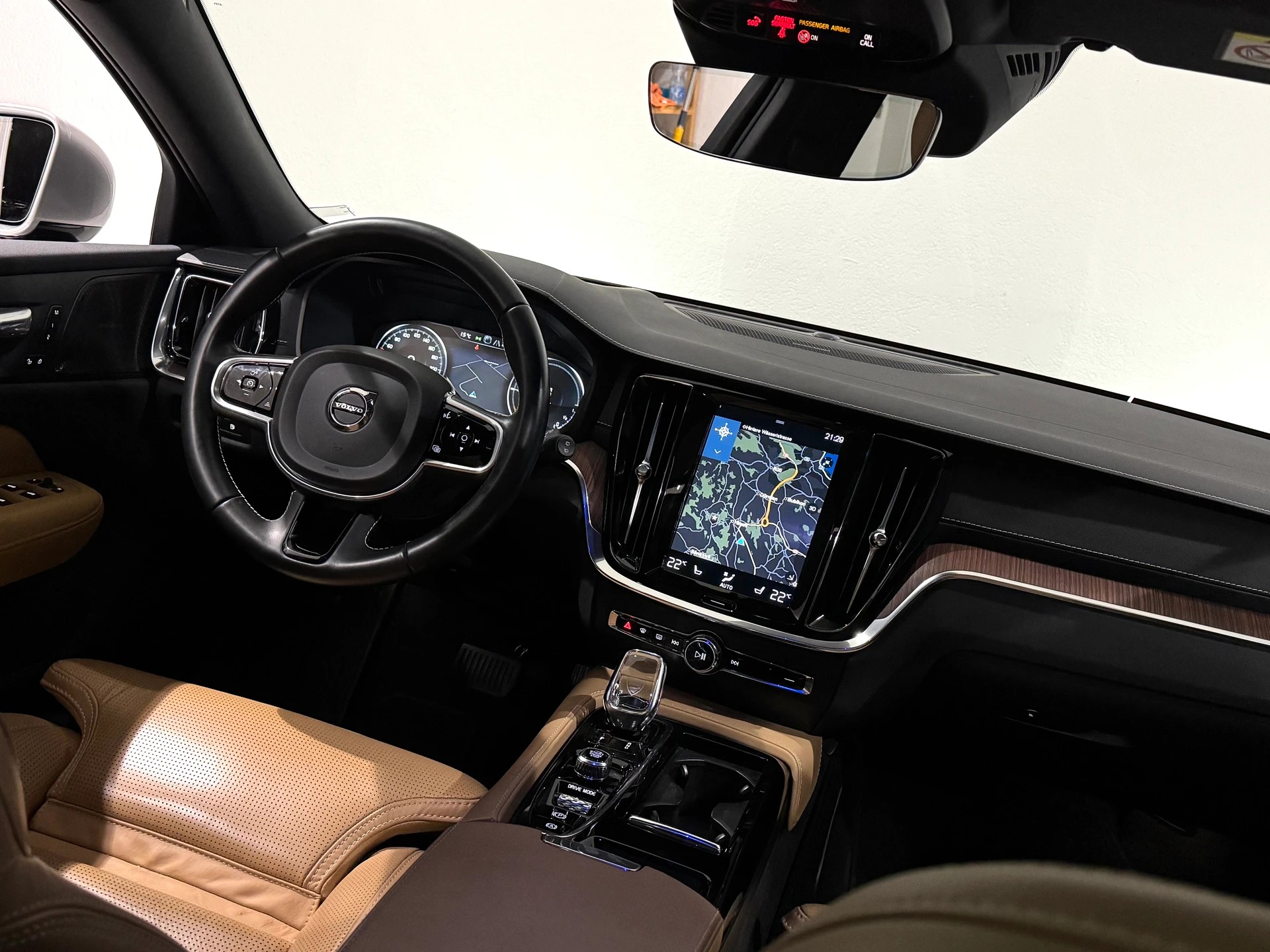 VOLVO VOLVO V60 T8 eAWD Twin Engine R-Design Geartronic l CH l 1.Hand l-image-14