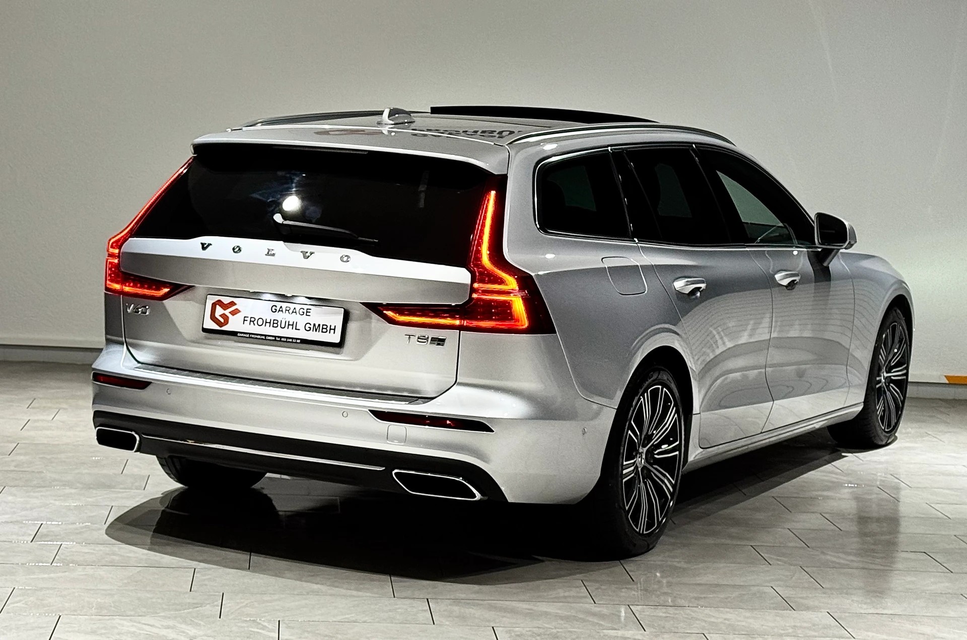 VOLVO VOLVO V60 T8 eAWD Twin Engine R-Design Geartronic l CH l 1.Hand l-image-3