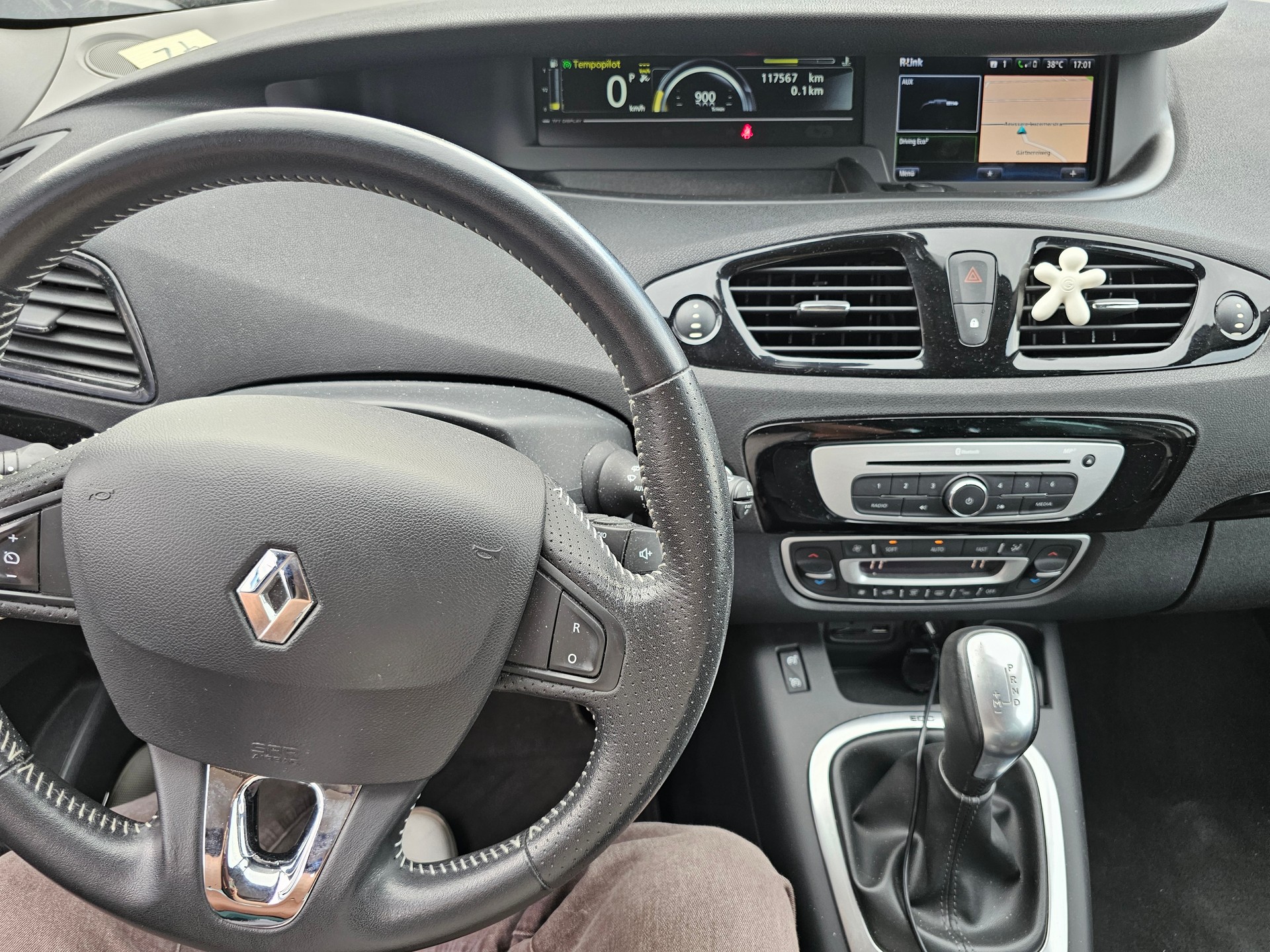 RENAULT Scénic 1.5 dCi Limited EDC-image-10
