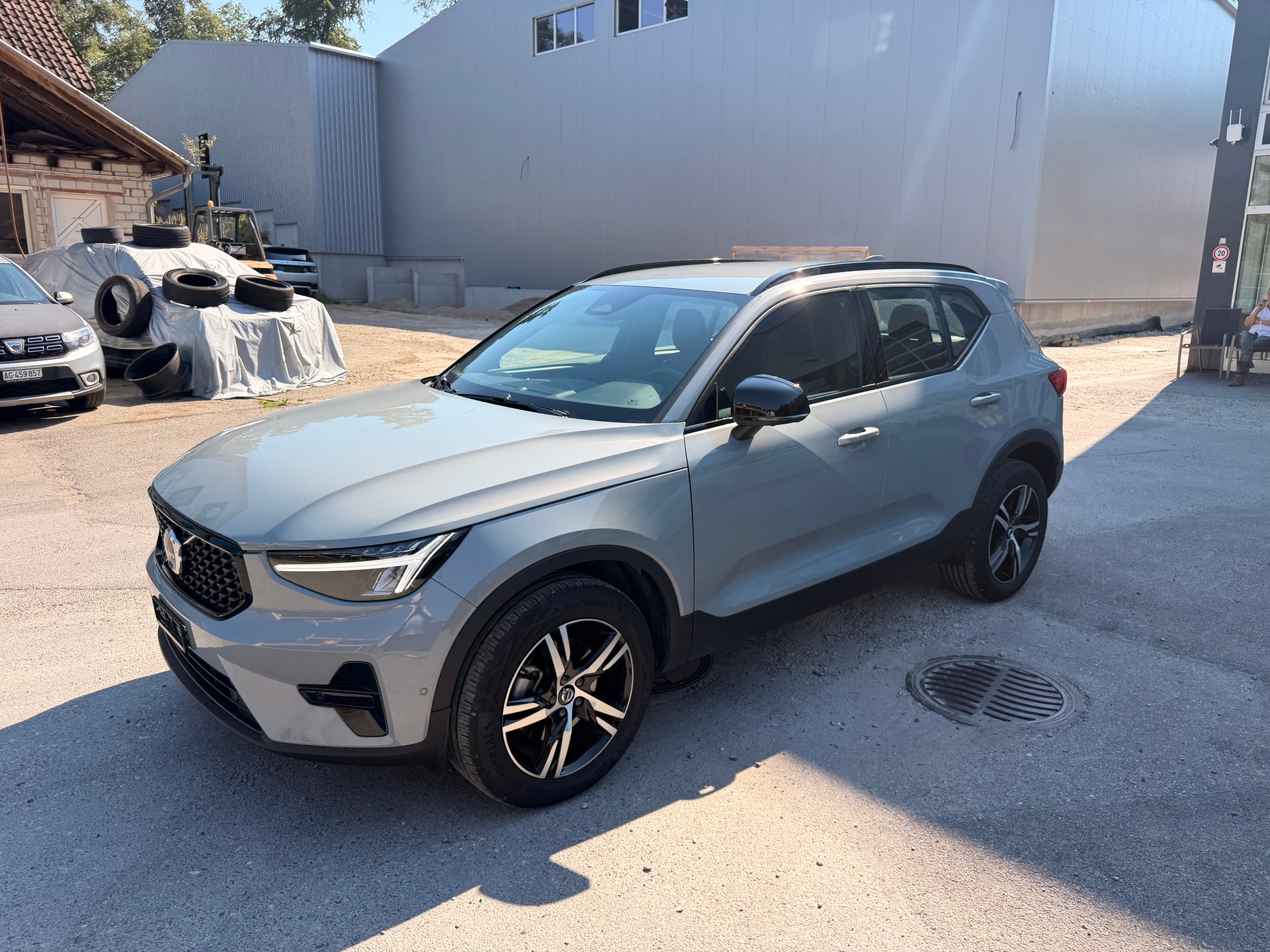 VOLVO XC40 B3 Benzin Mild Hybrid Plus Dark DCT-image-9