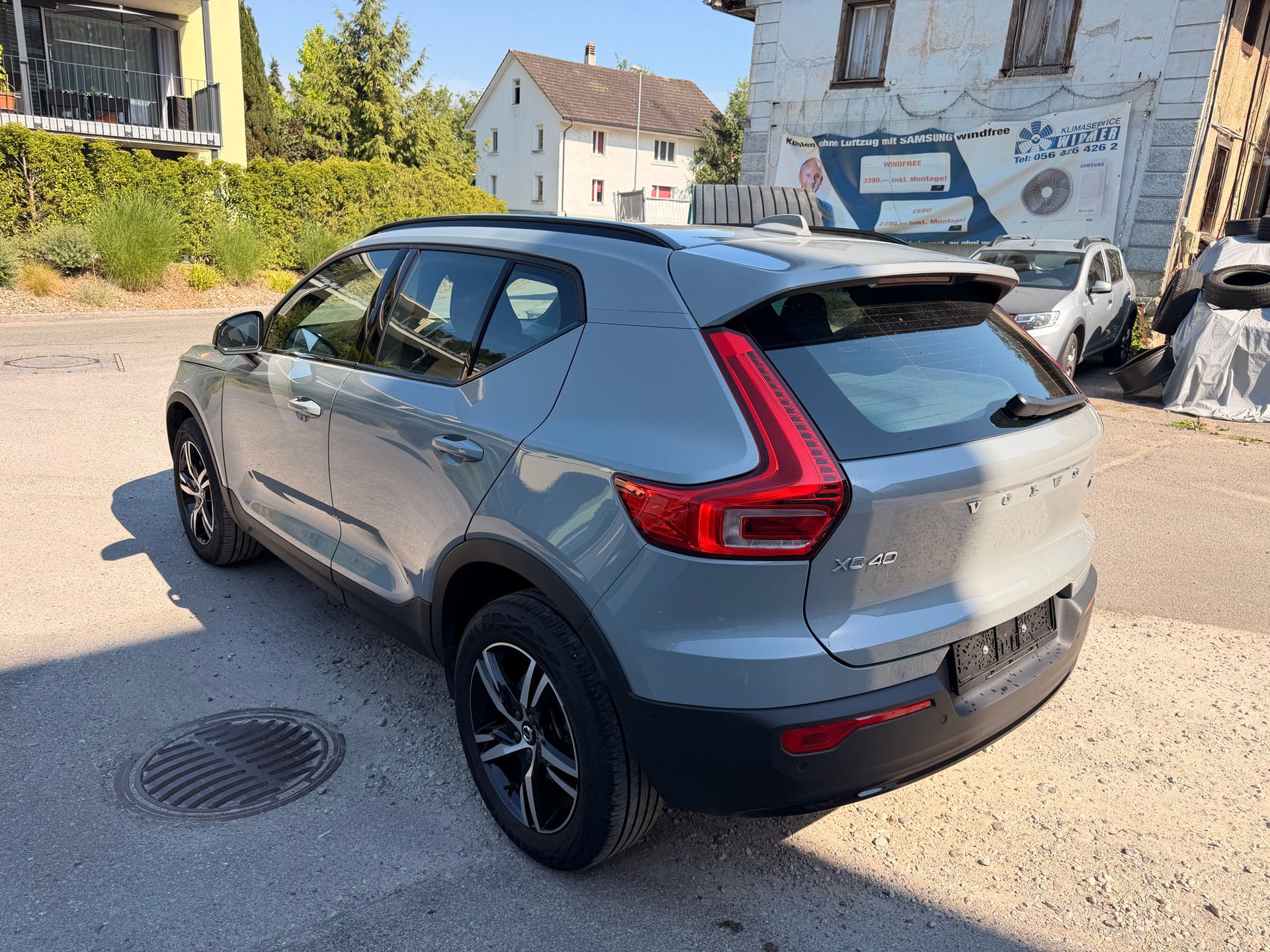 VOLVO XC40 B3 Benzin Mild Hybrid Plus Dark DCT-image-8