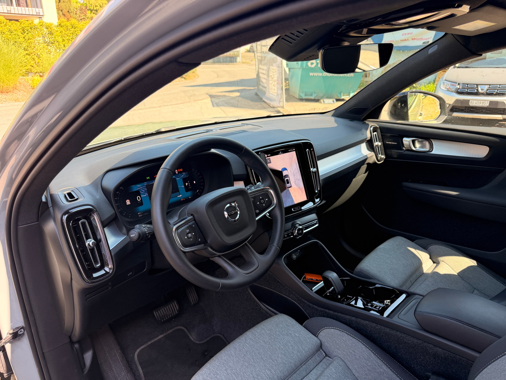 VOLVO XC40 B3 Benzin Mild Hybrid Plus Dark DCT-image-10