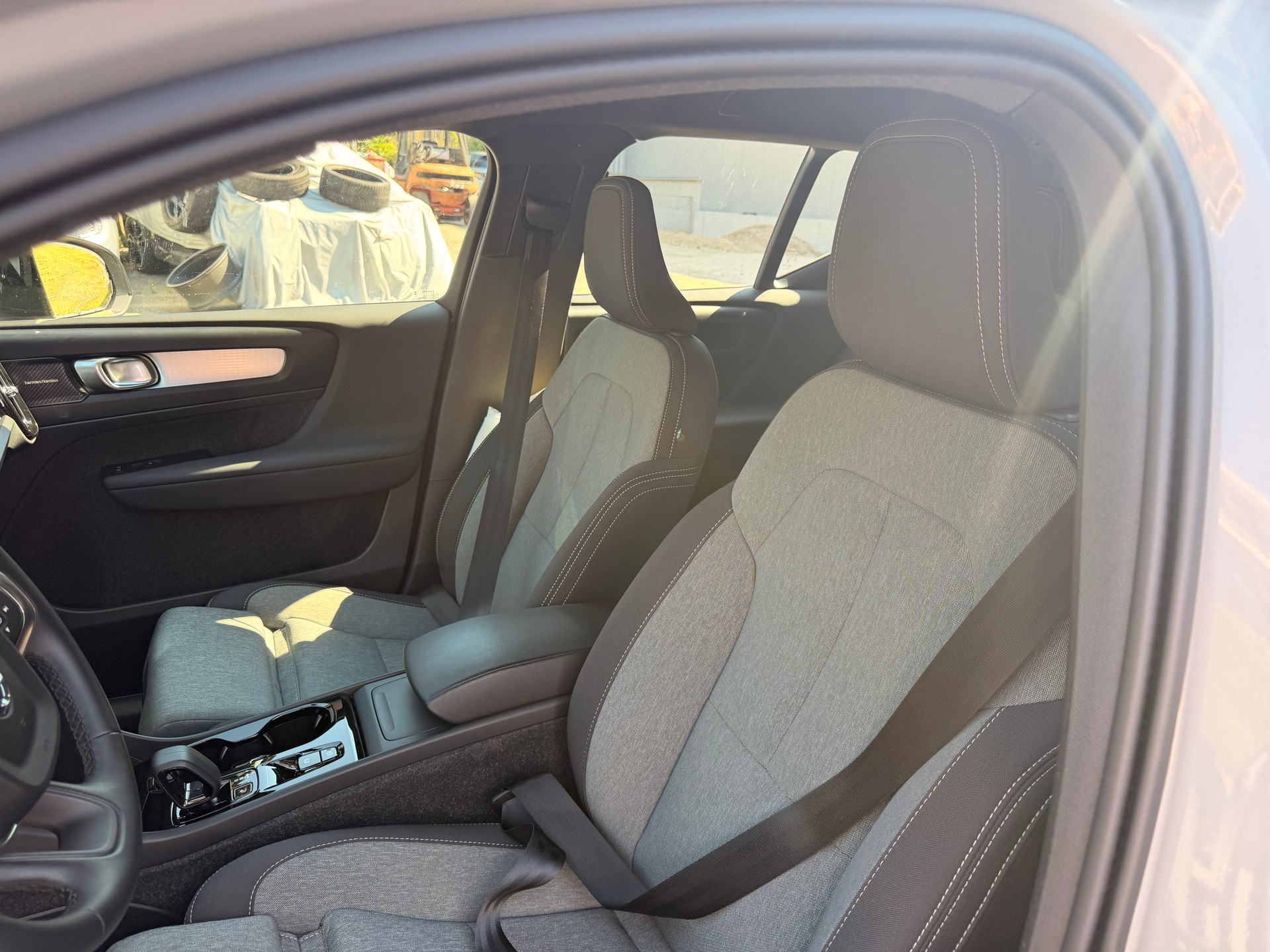 VOLVO XC40 B3 Benzin Mild Hybrid Plus Dark DCT-image-11
