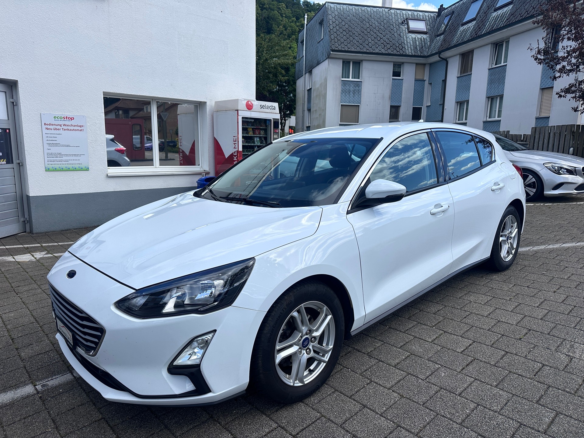 FORD Focus 1.5 TDCi Cool Connect Automatic-image-1
