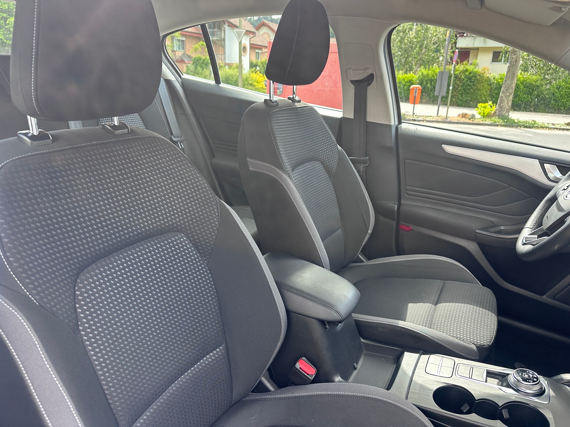 FORD Focus 1.5 TDCi Cool Connect Automatic-image-11