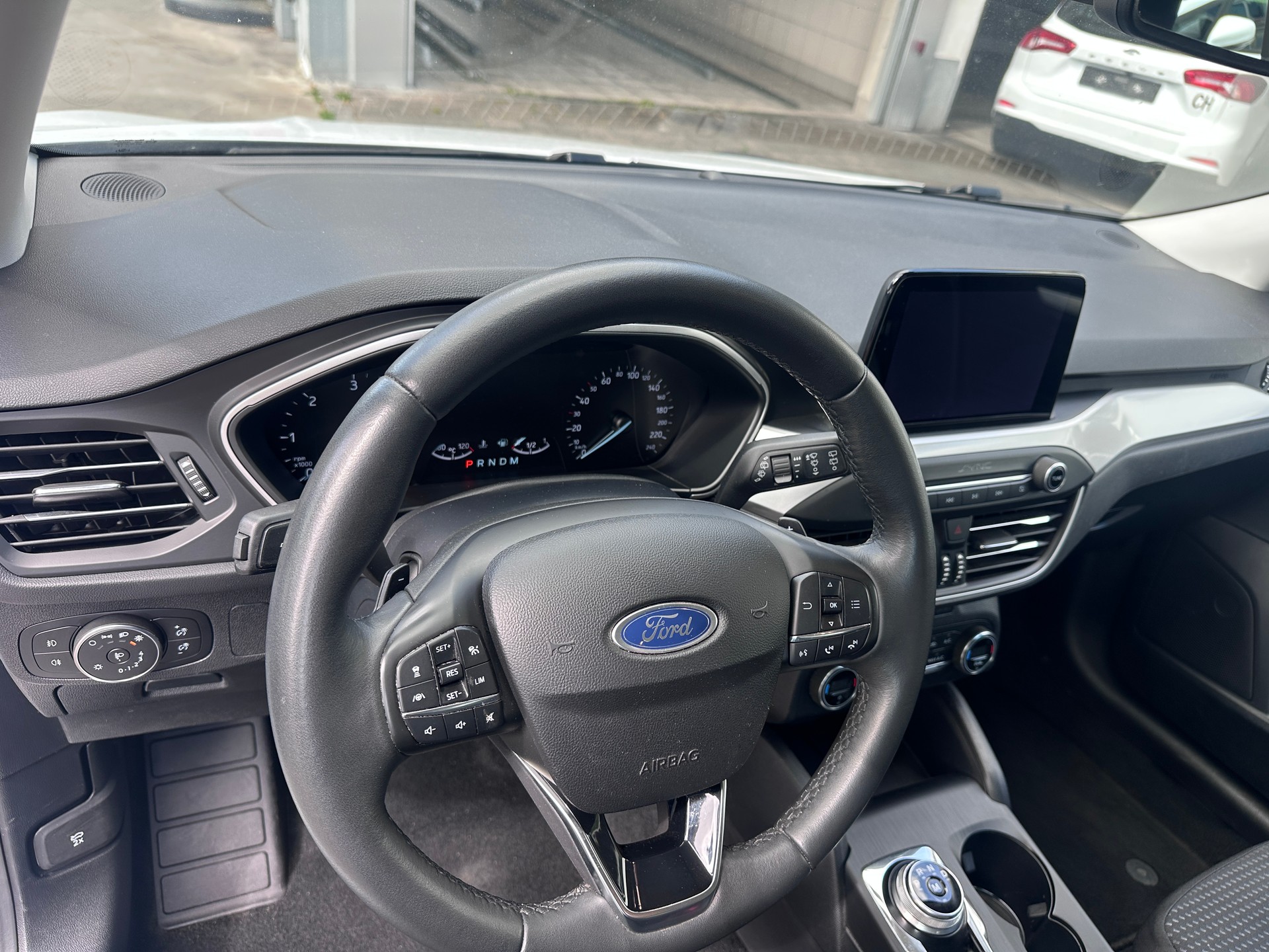 FORD Focus 1.5 TDCi Cool Connect Automatic-image-8