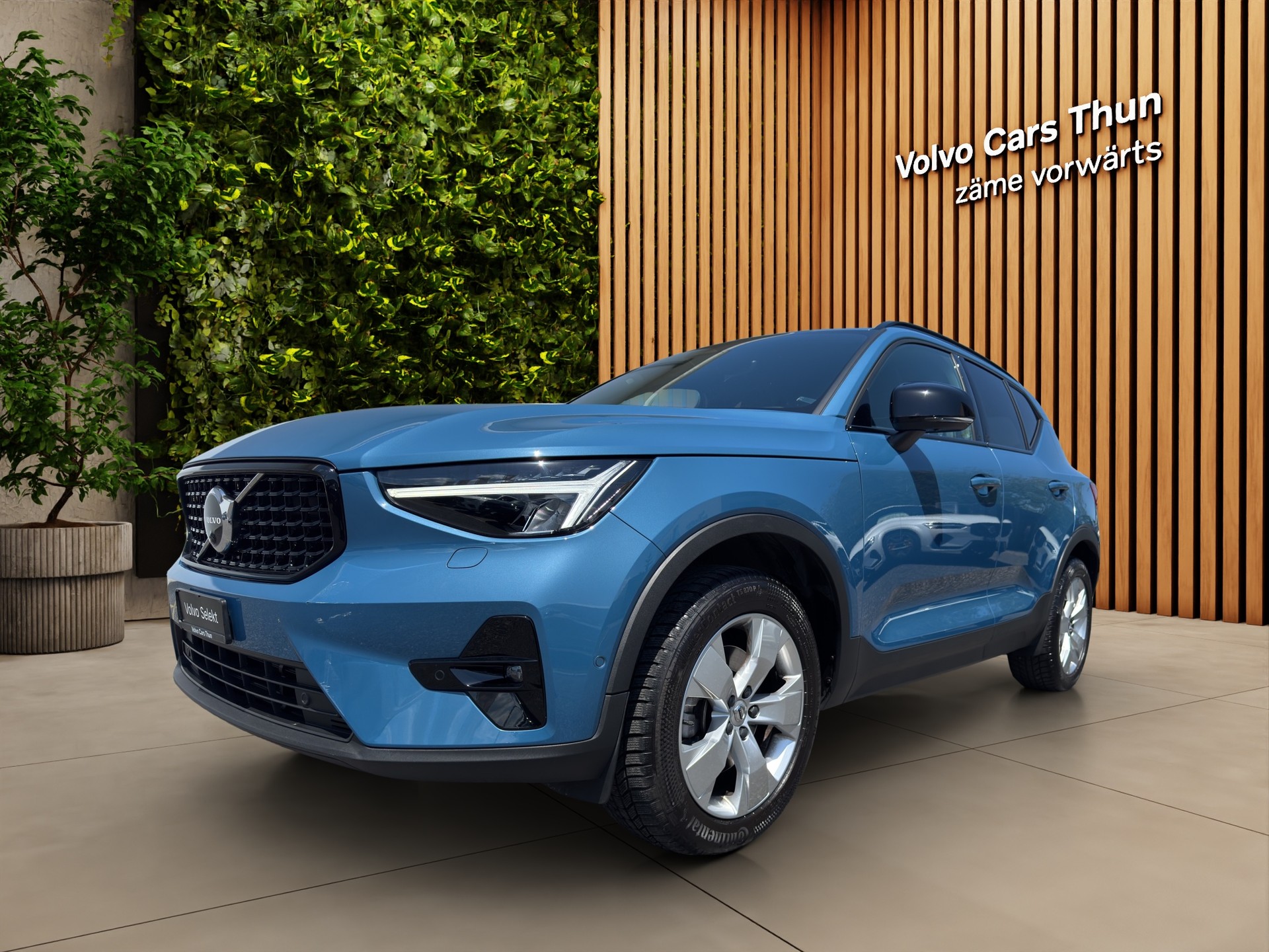 VOLVO XC40 2.0 B4 MH Plus Dark AWD-image-0